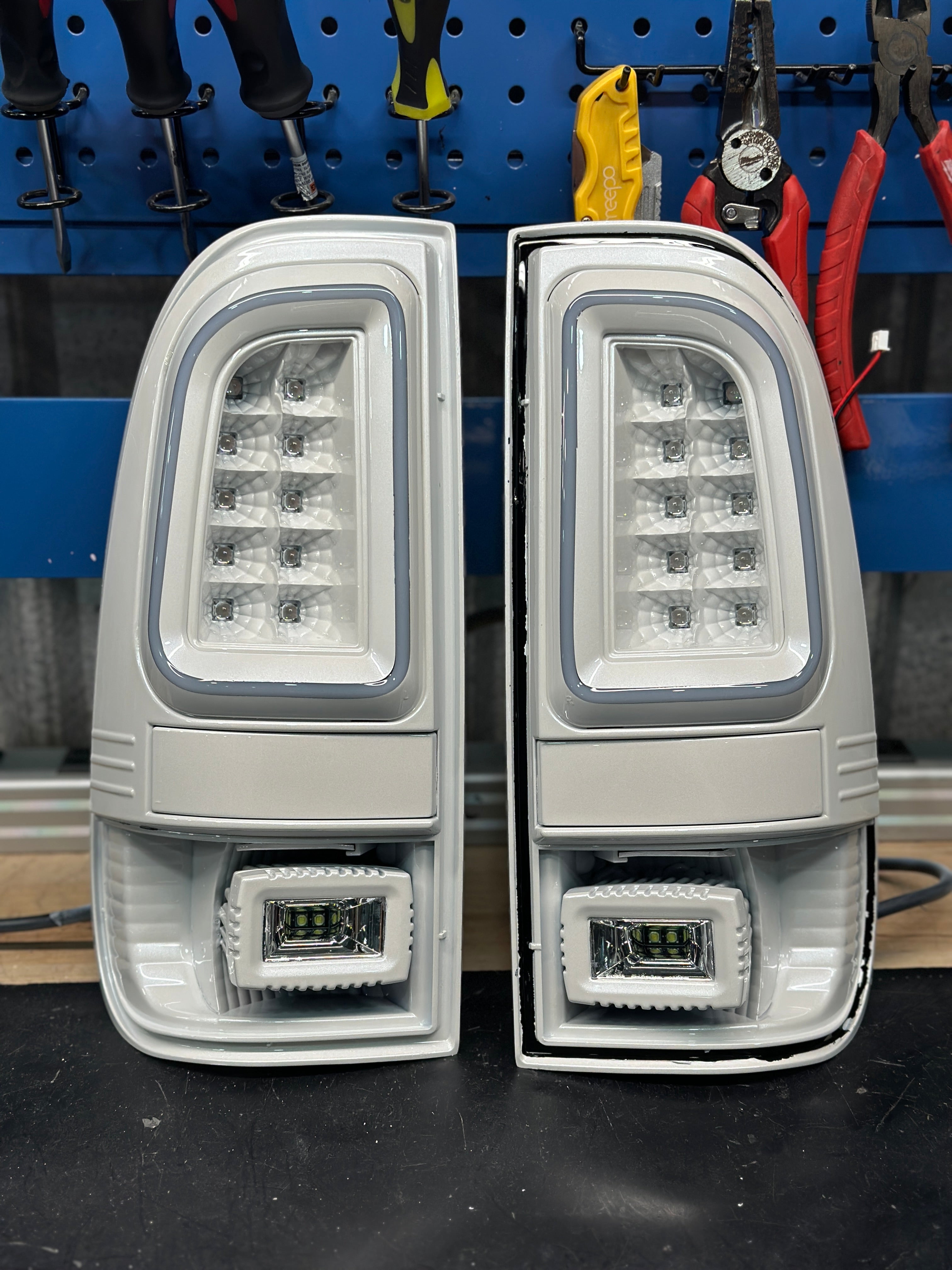 2008-16 FORD SUPER DUTY OVAL BAR TAIL LIGHTS