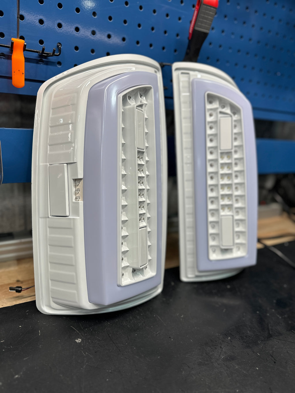 2007-08 DODGE RAM OVAL TAIL LIGHTS