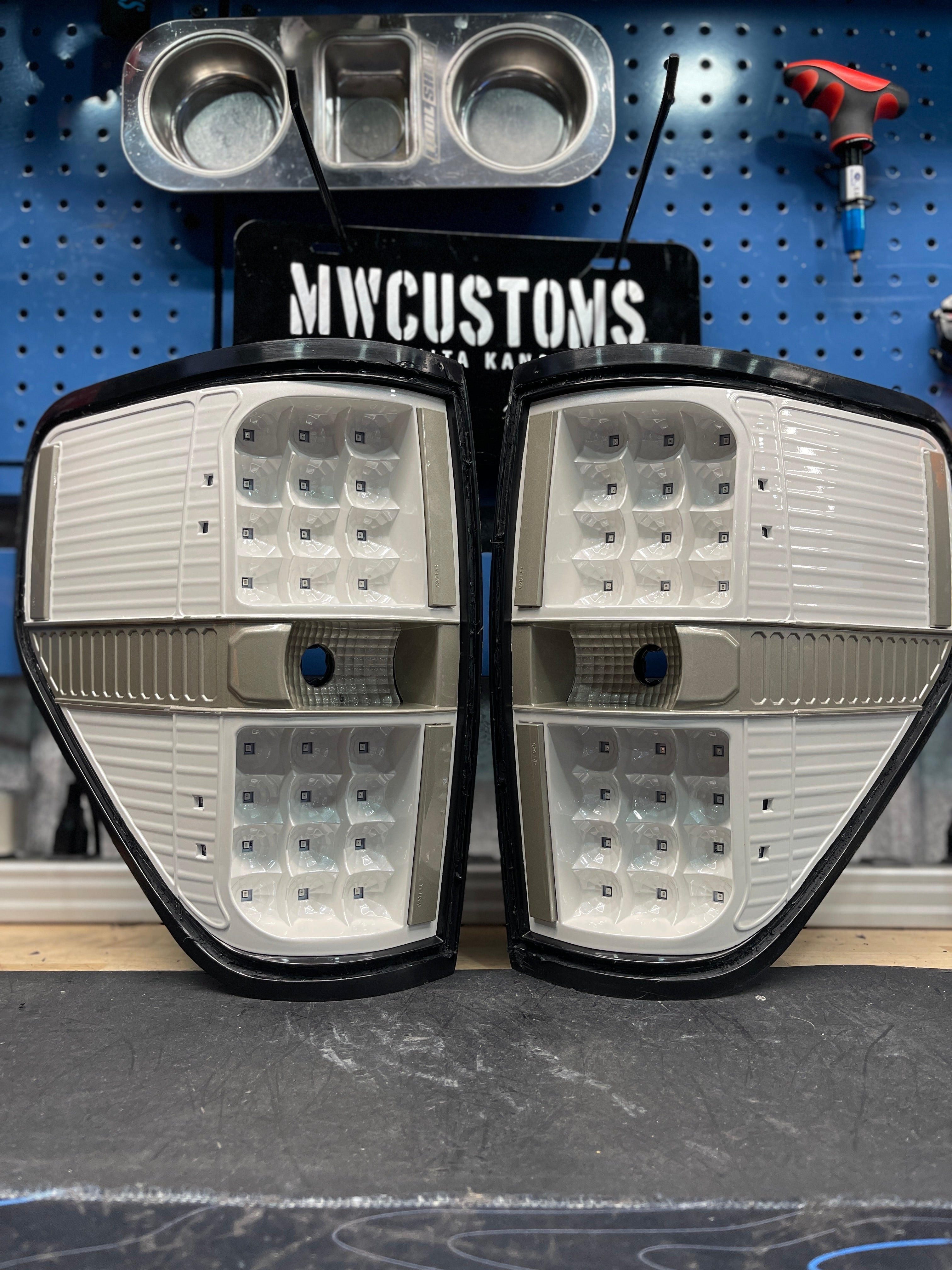 2009-14 FORD F150 TAIL LIGHTS