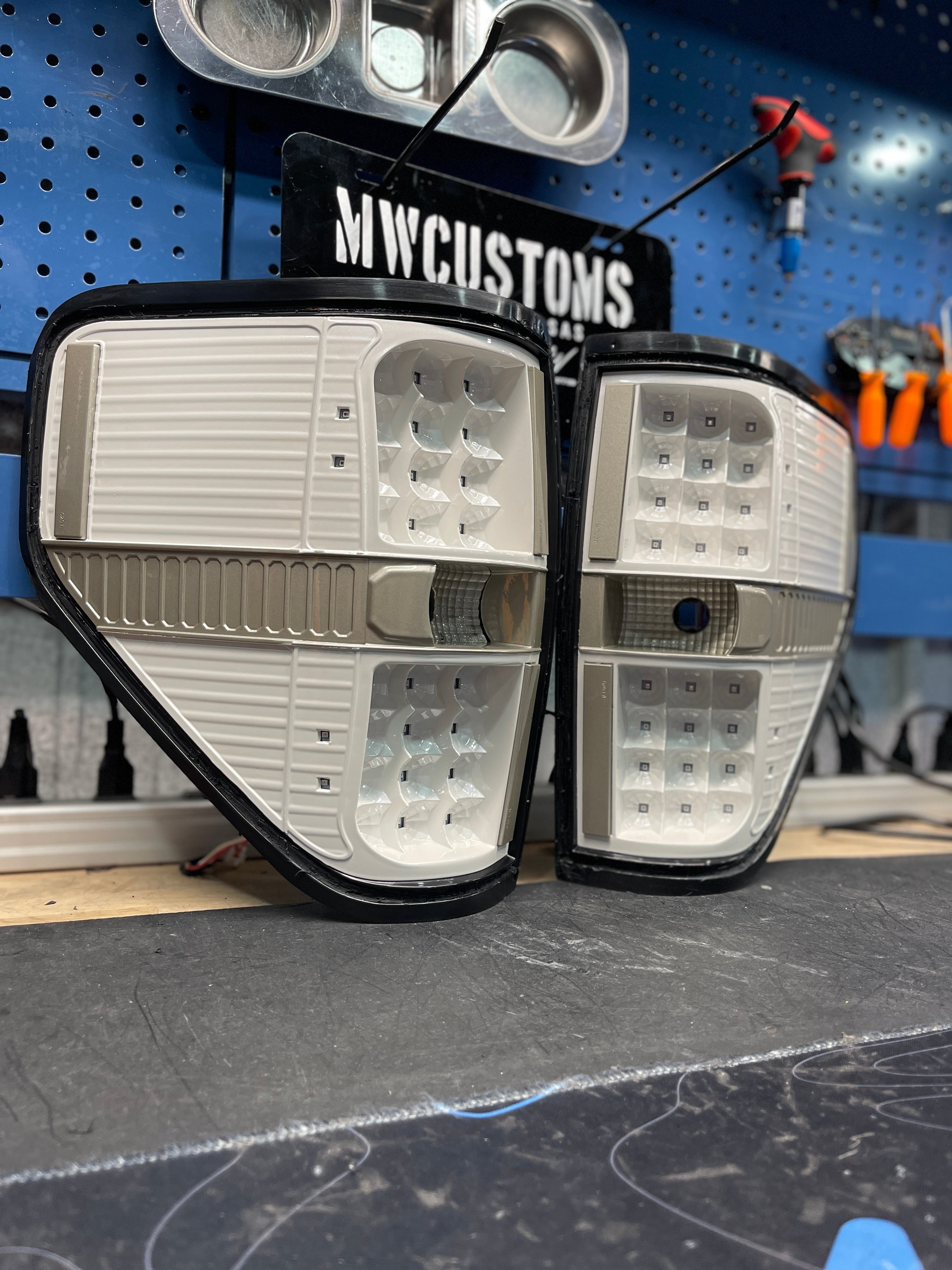 2009-14 FORD F150 TAIL LIGHTS