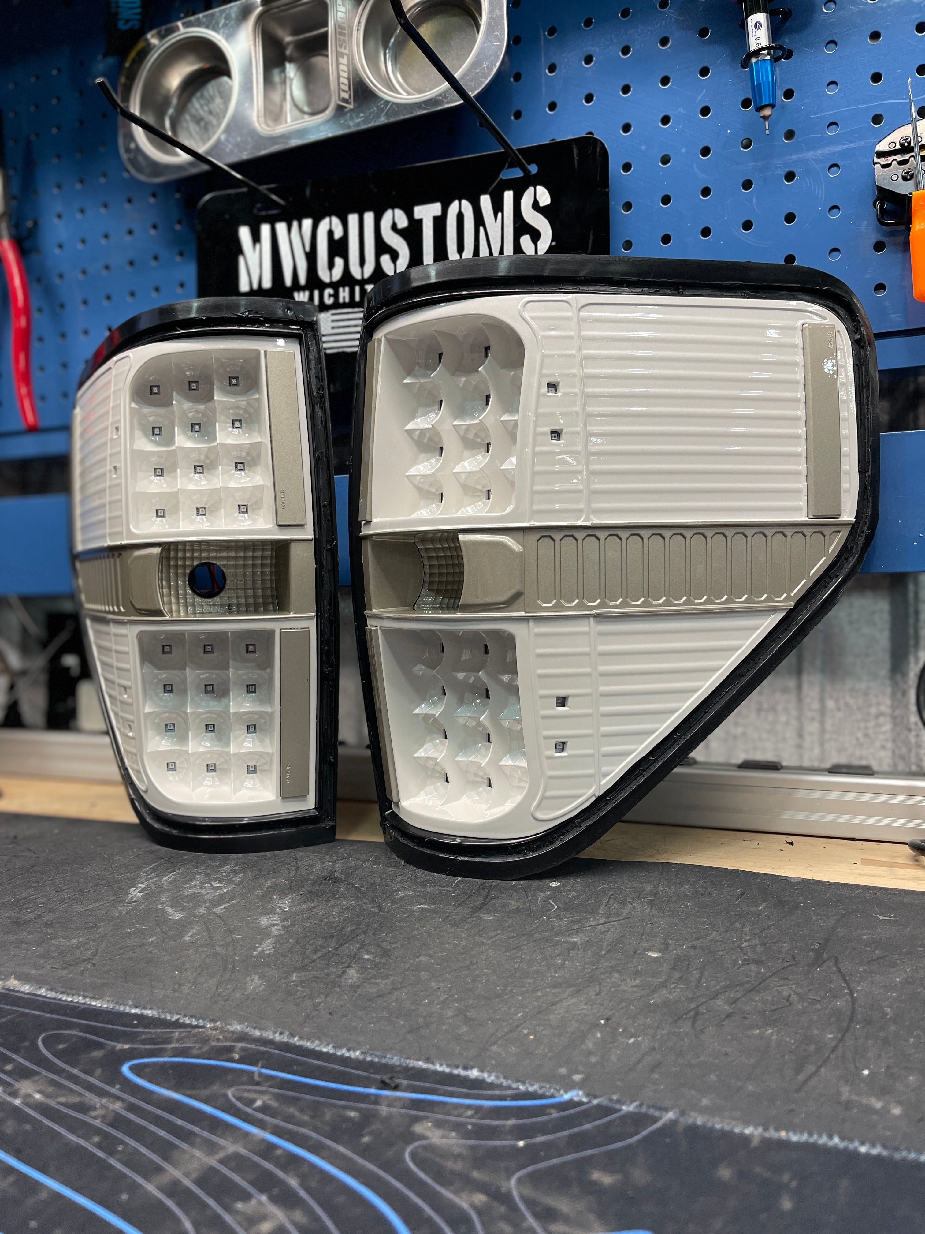 2009-14 FORD F150 TAIL LIGHTS