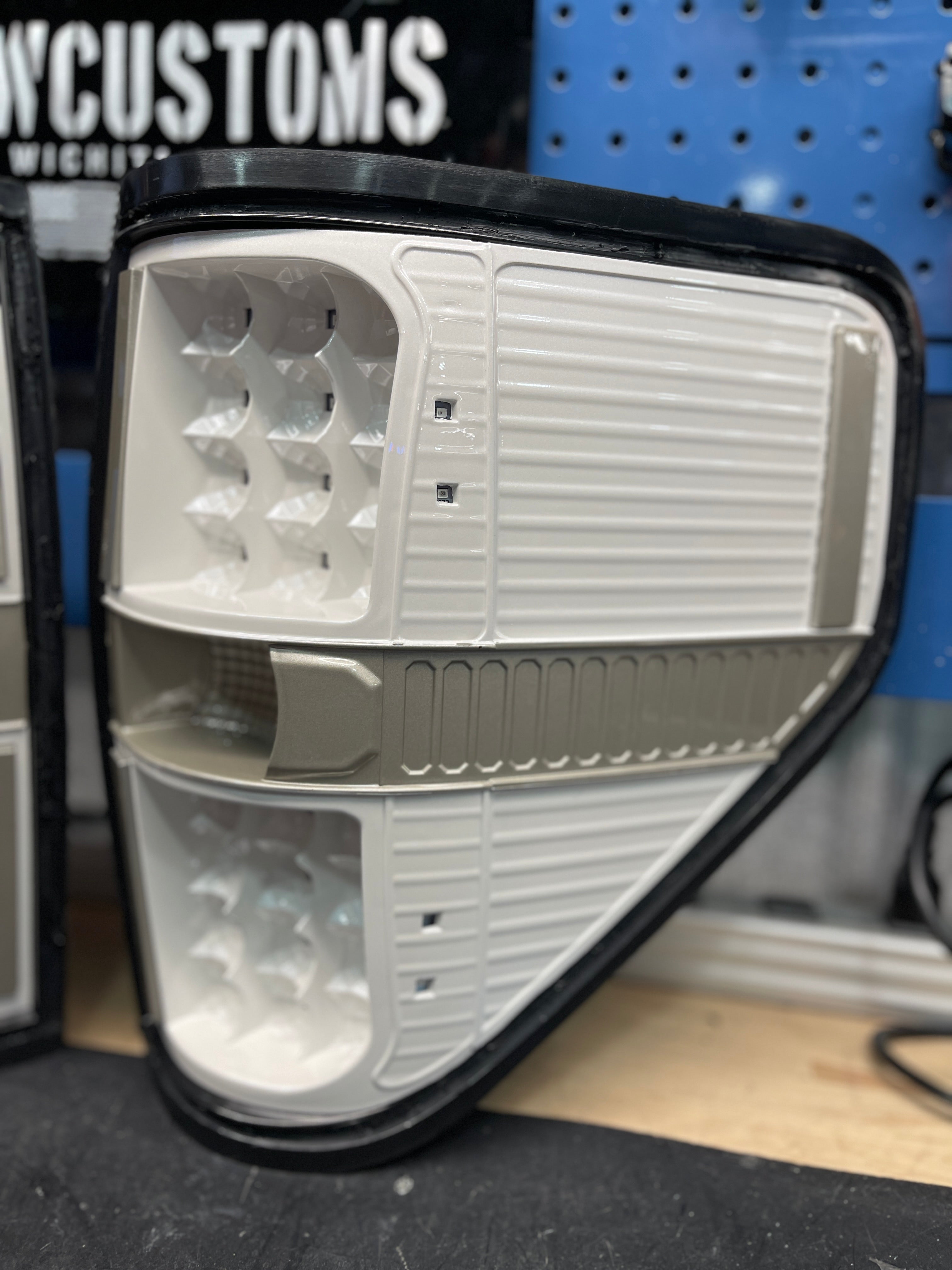 2009-14 FORD F150 TAIL LIGHTS