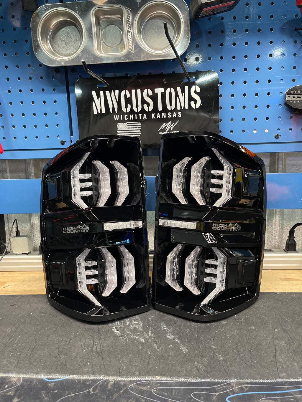 2014 - 18 CHEVY SILVERADO FIN STYLE TAIL LIGHTS