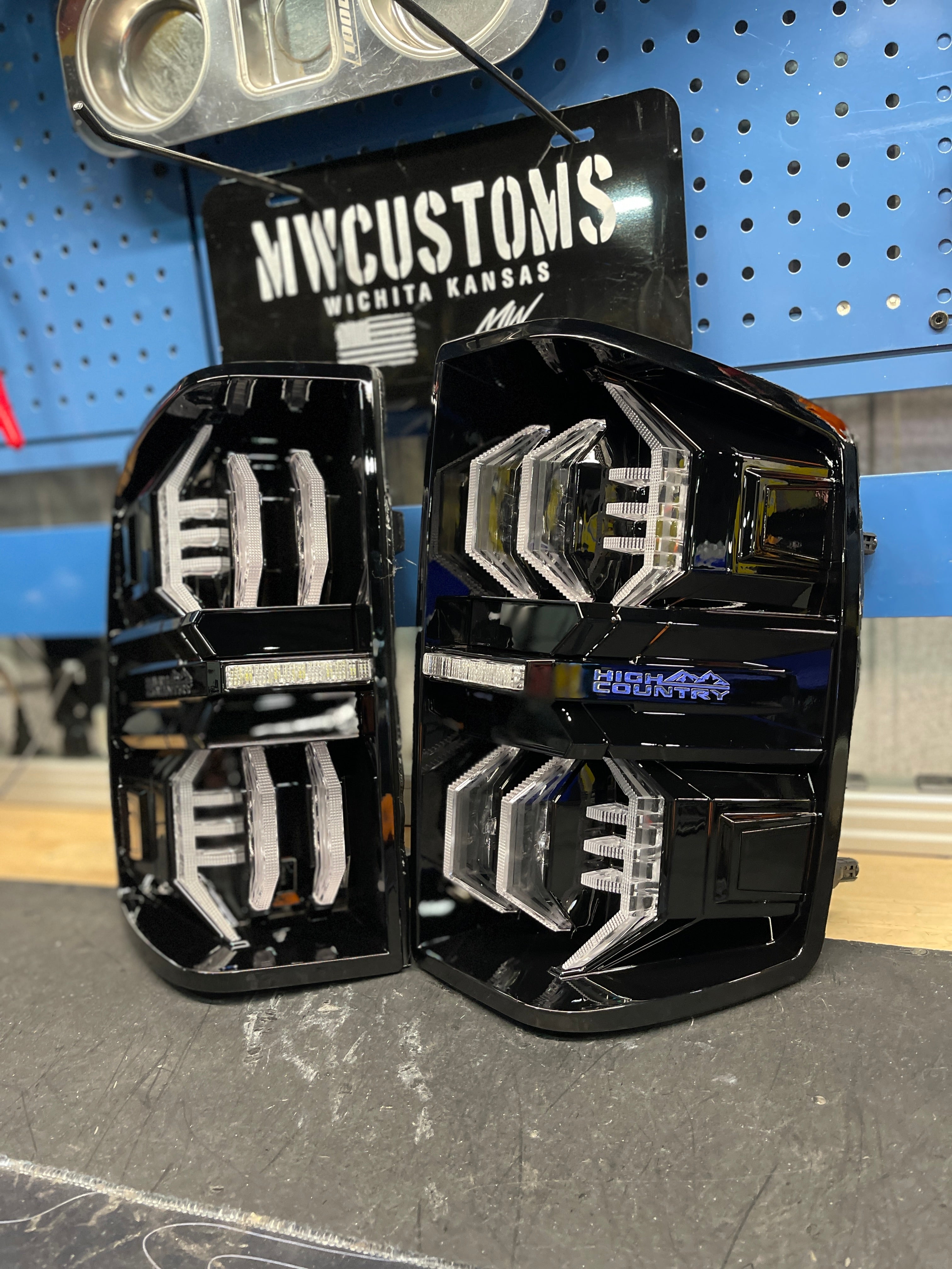 2014 - 18 CHEVY SILVERADO FIN STYLE TAIL LIGHTS