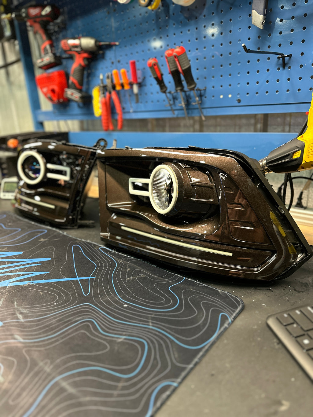 2009 - 18 DODGE RAM MWCUSTOMS PREMIUM SWITCHBACK HEADLIGHT