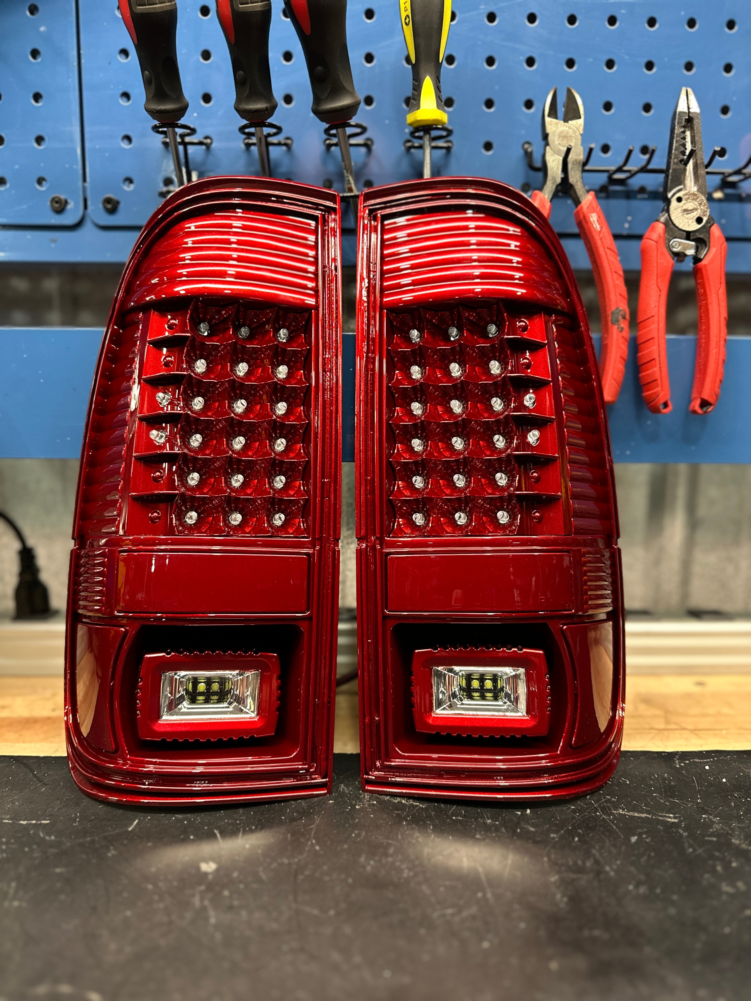 1999-16 FORD SUPER DUTY TAIL LIGHTS