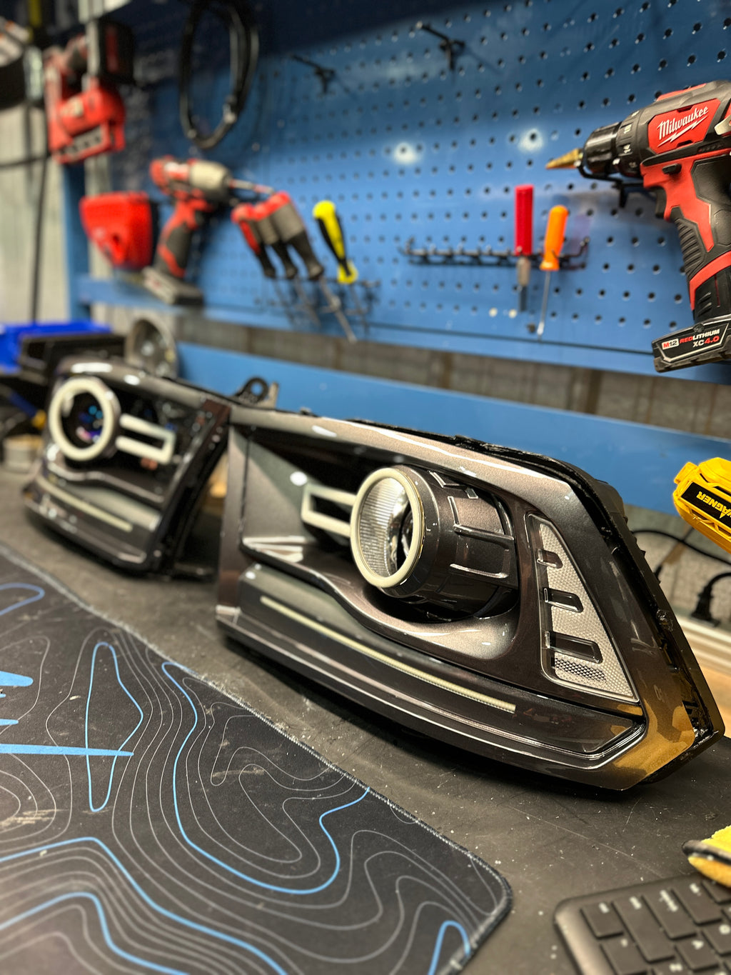 2009 - 18 DODGE RAM MWCUSTOMS PREMIUM SWITCHBACK HEADLIGHT