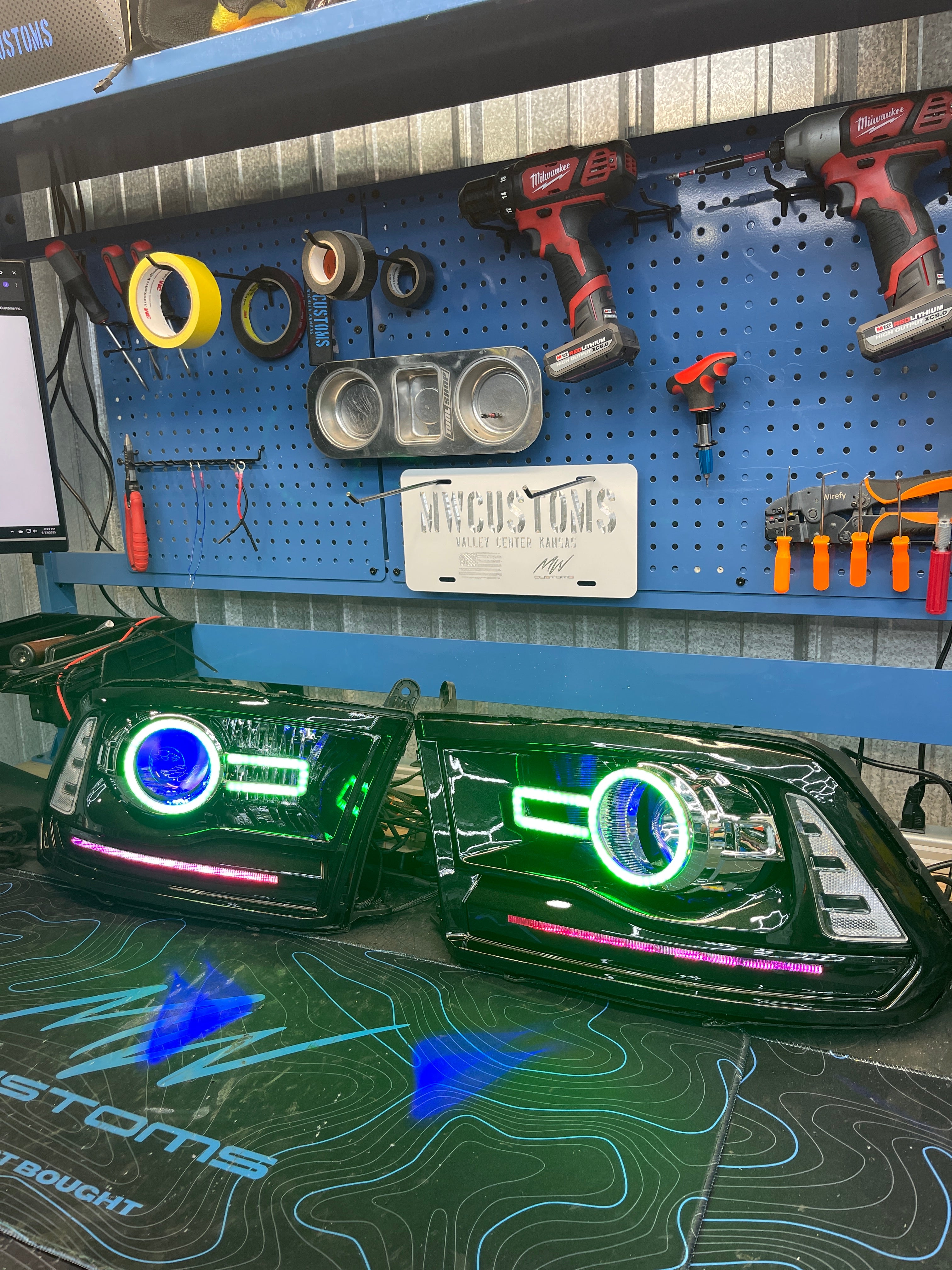 2009-18 DODGE RAM PROJECTOR HEADLIGHTS