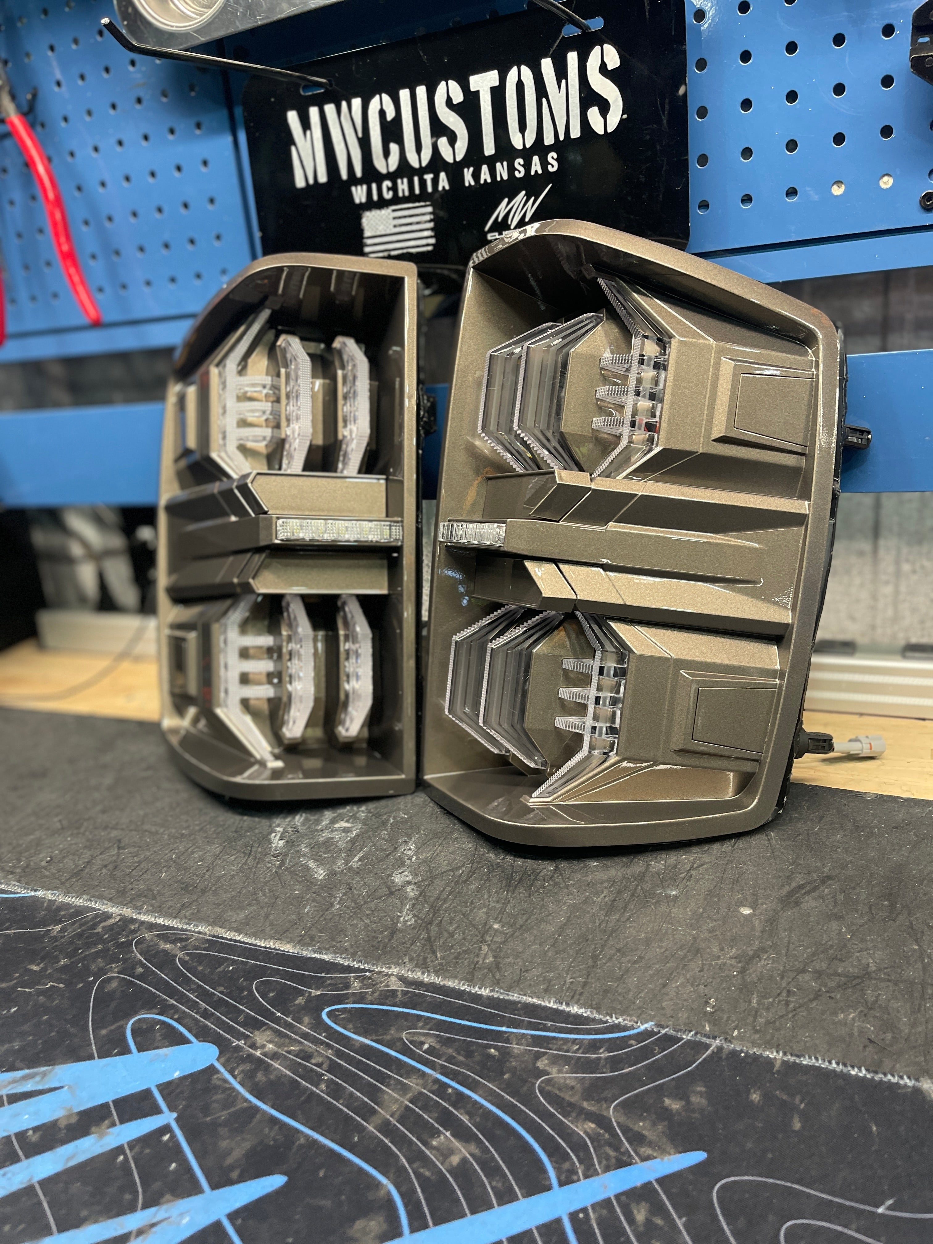 2014 - 18 CHEVY SILVERADO FIN STYLE TAIL LIGHTS