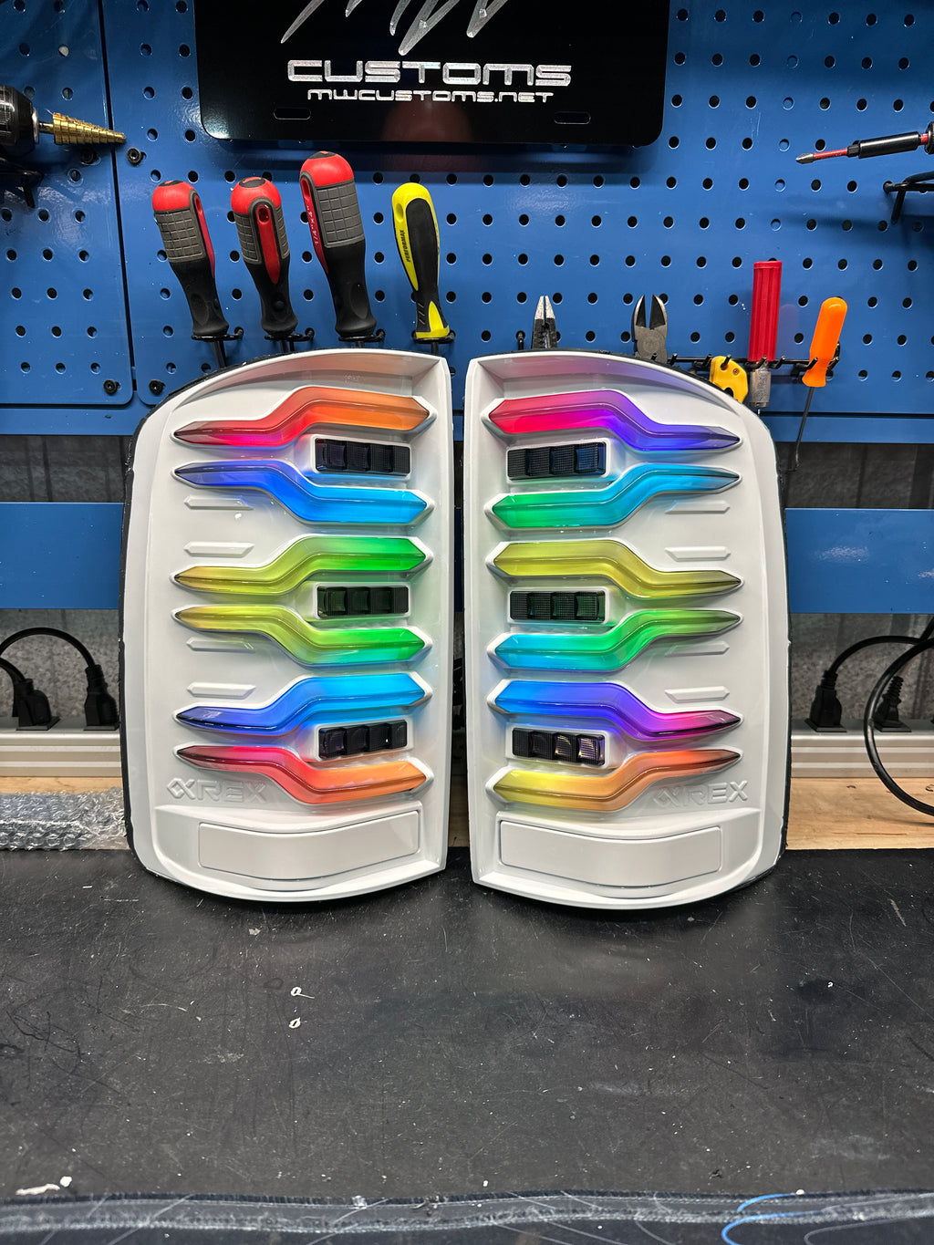 2014 - 18 GMC SIERRA ALPHAREX LUXX SERIES TAIL LIGHTS