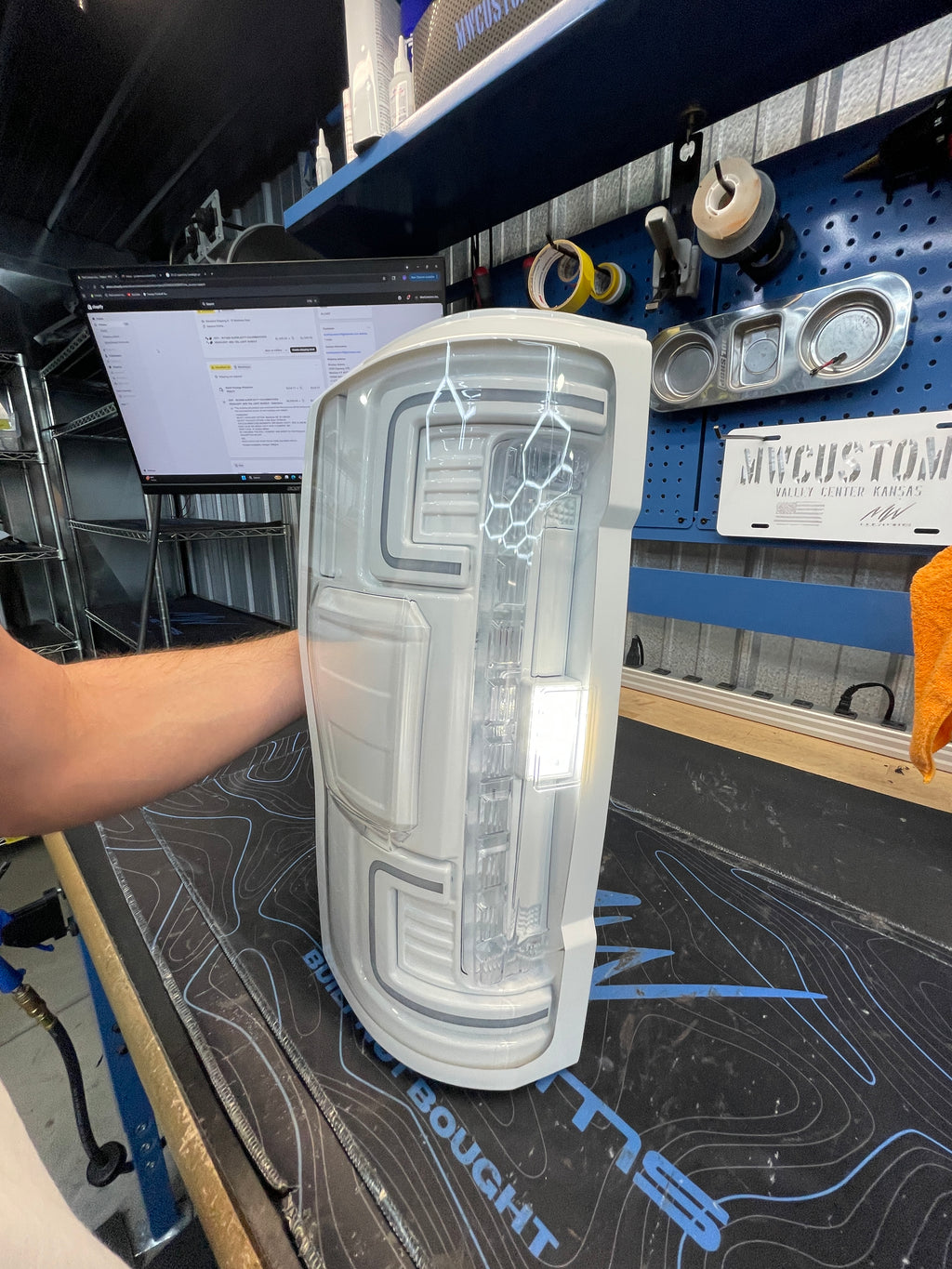 2017 - 19 FORD SUPER DUTY LED TAIL LIGHTS (Factory LED Only)