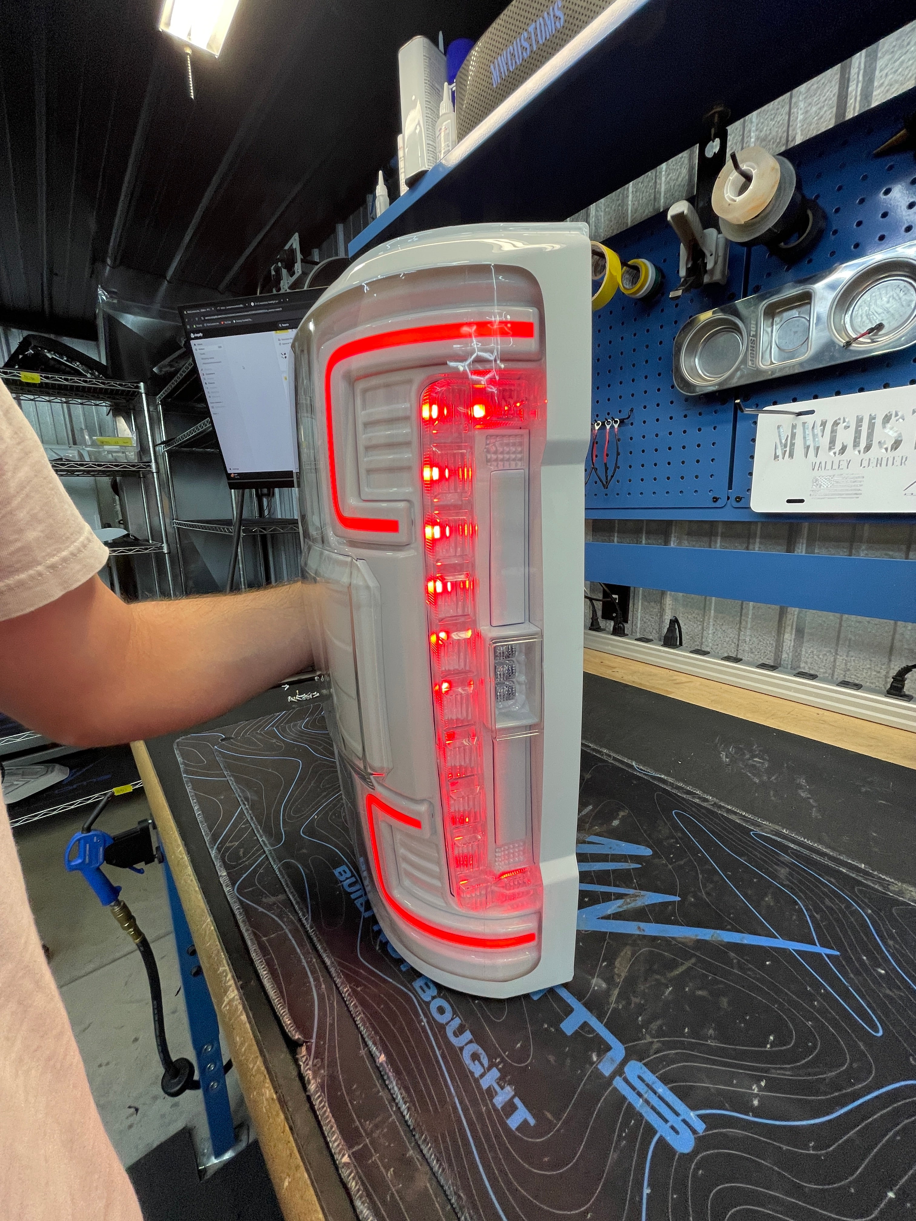 2017 - 19 FORD SUPER DUTY LED TAIL LIGHTS (Factory LED Only)