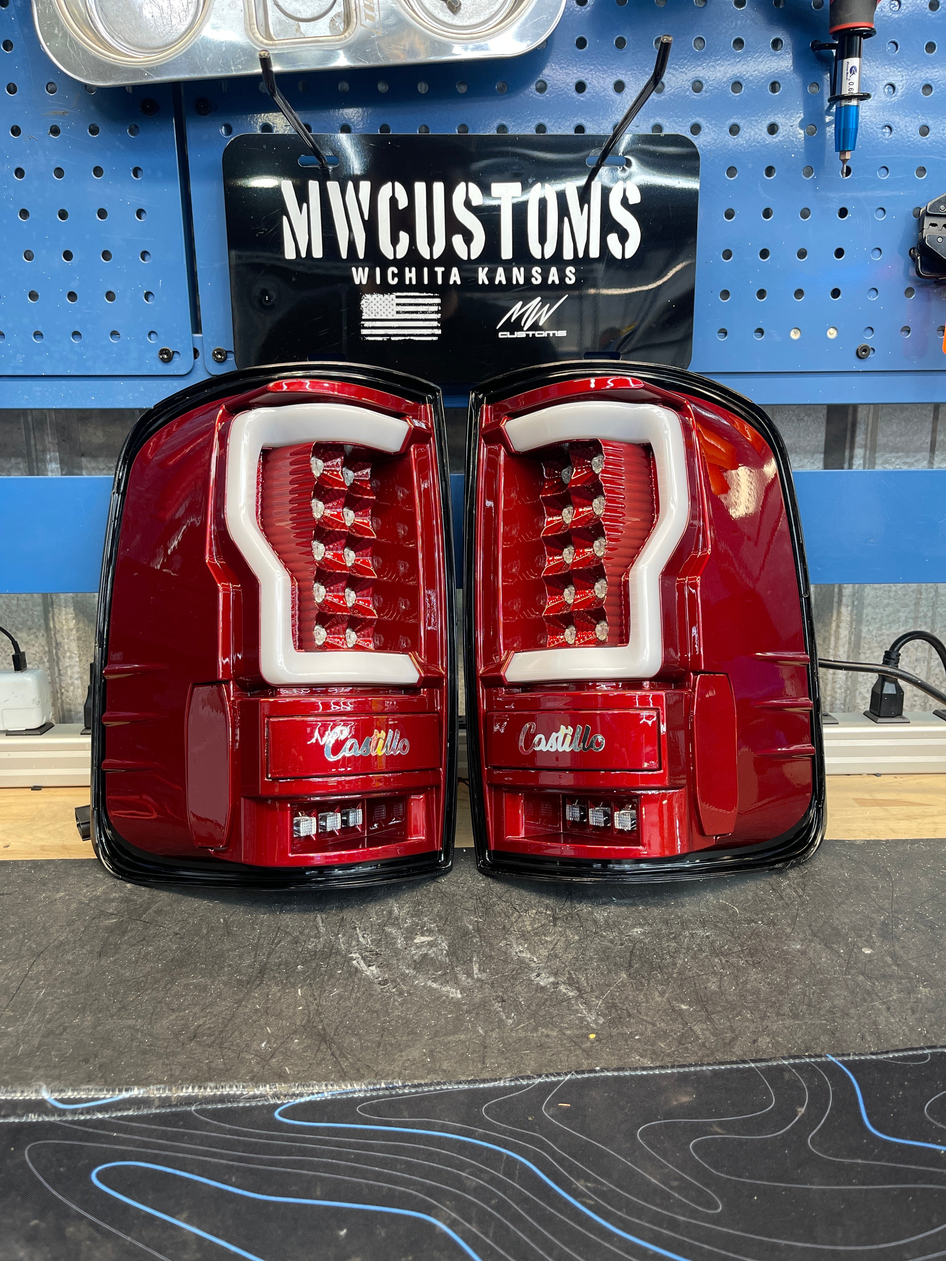 2004 - 08 F-150 C Bar Style Tail Light
