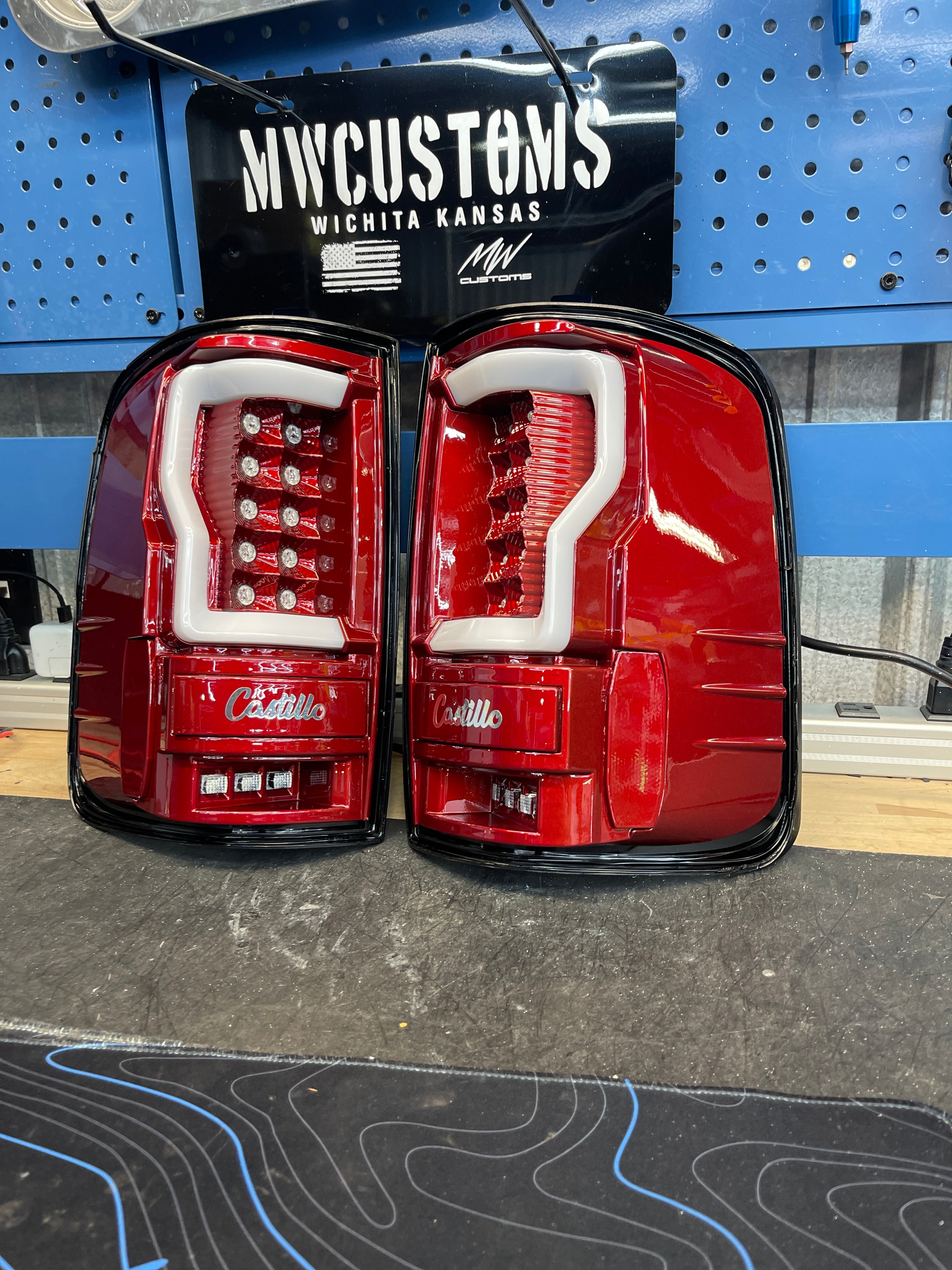 2004 - 08 F-150 C Bar Style Tail Light