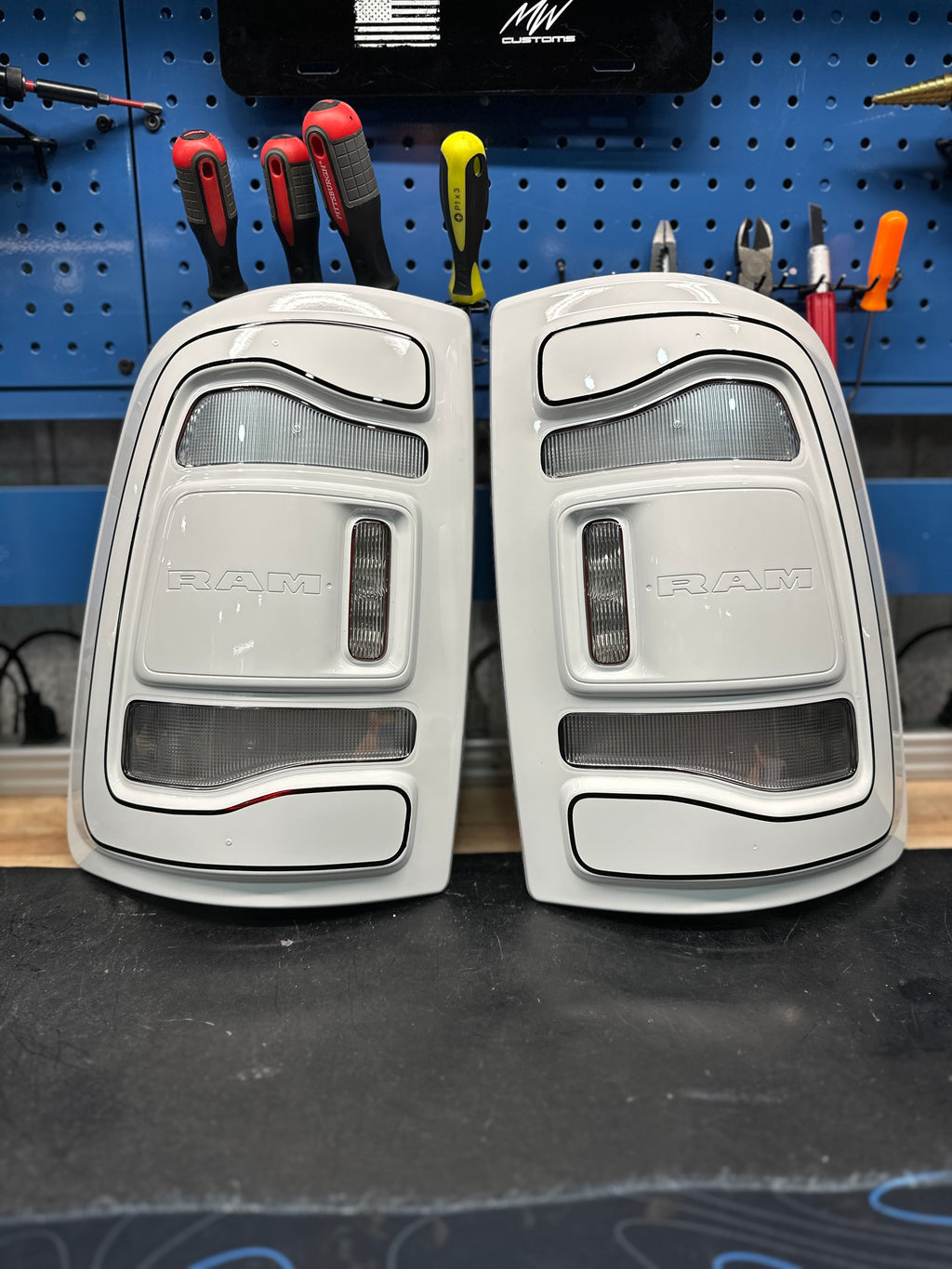 2019+ DODGE RAM 5TH GEN TAIL LIGHTS (ALSO FITS 4TH GEN TRUCKS)