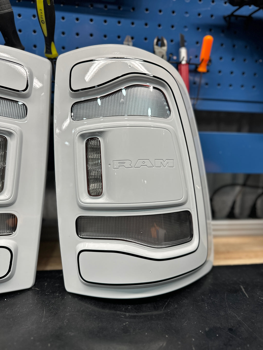 2019+ DODGE RAM 5TH GEN TAIL LIGHTS (ALSO FITS 4TH GEN TRUCKS)