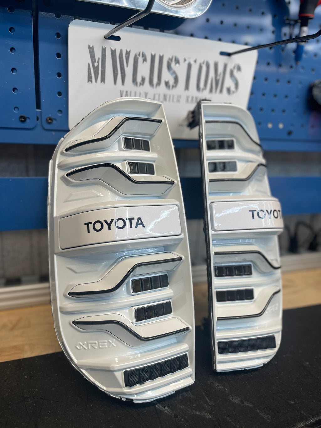 2014 - 21 TOYOTA TUNDRA ALPHAREX LUXX SERIES TAIL LIGHTS