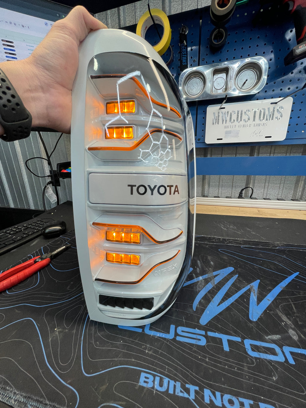 2014 - 21 TOYOTA TUNDRA ALPHAREX LUXX SERIES TAIL LIGHTS