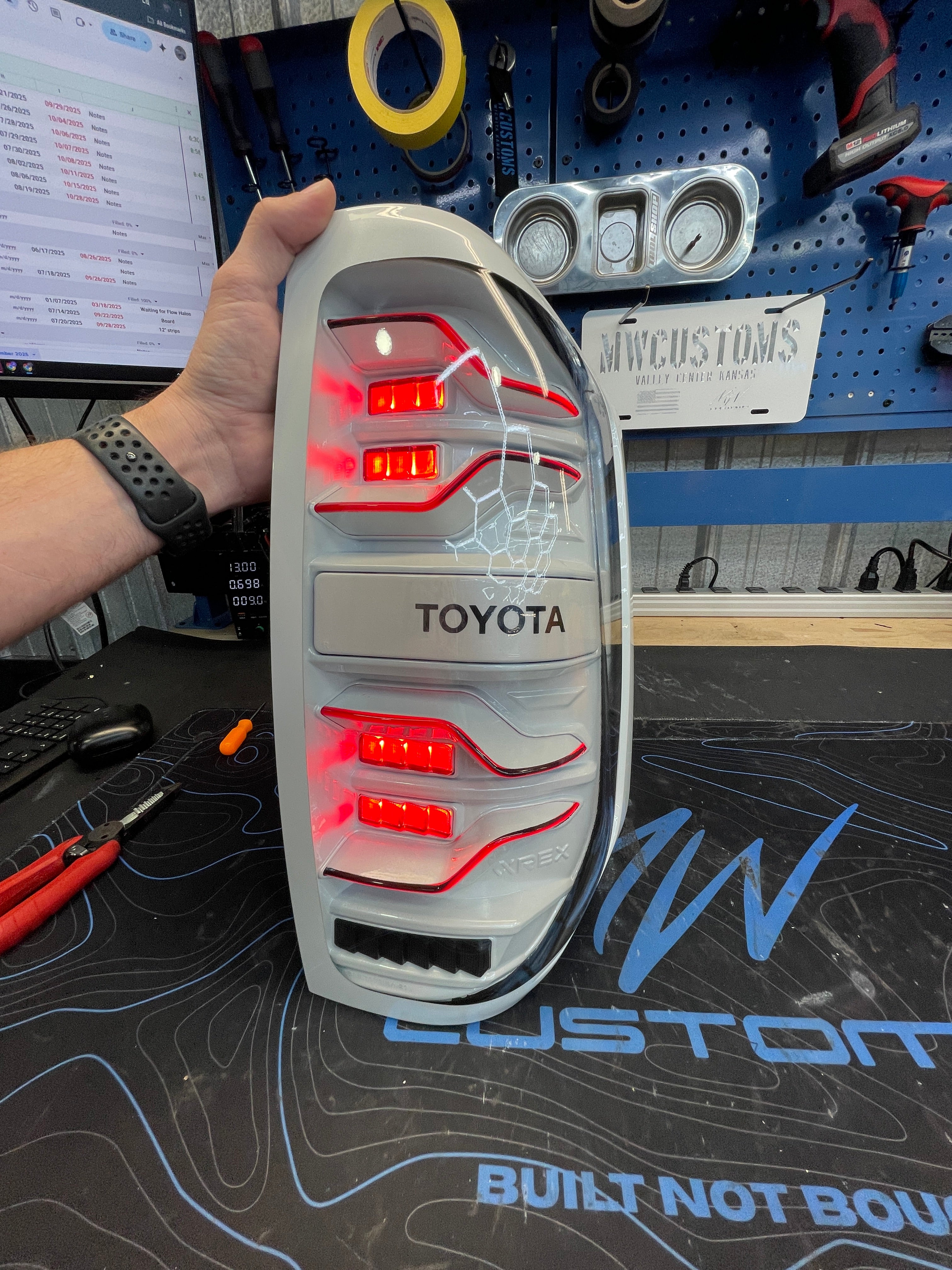 2014 - 21 TOYOTA TUNDRA ALPHAREX LUXX SERIES TAIL LIGHTS