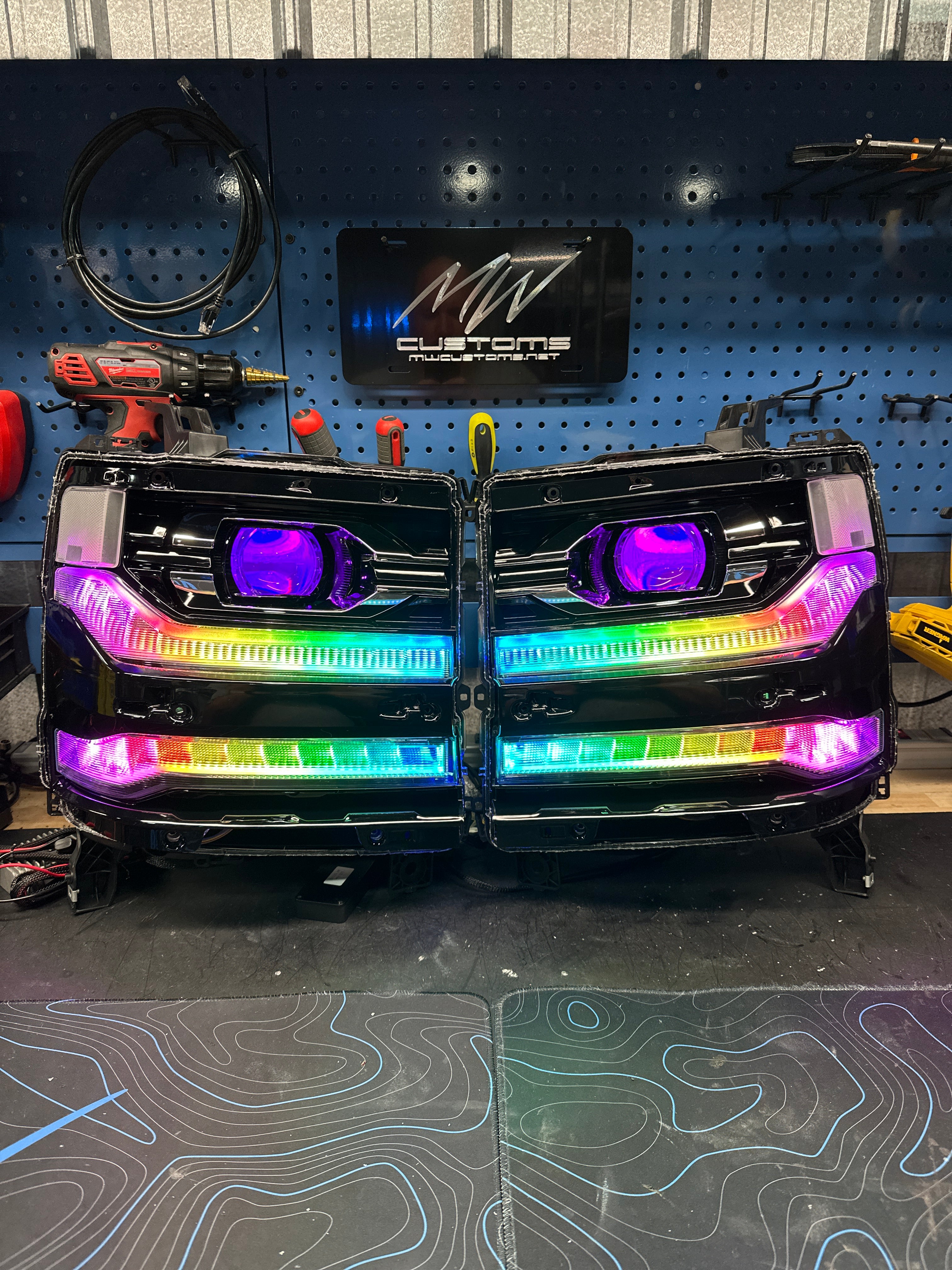 2016 - 18 CHEVY SILVERADO 1500 HEADLIGHTS