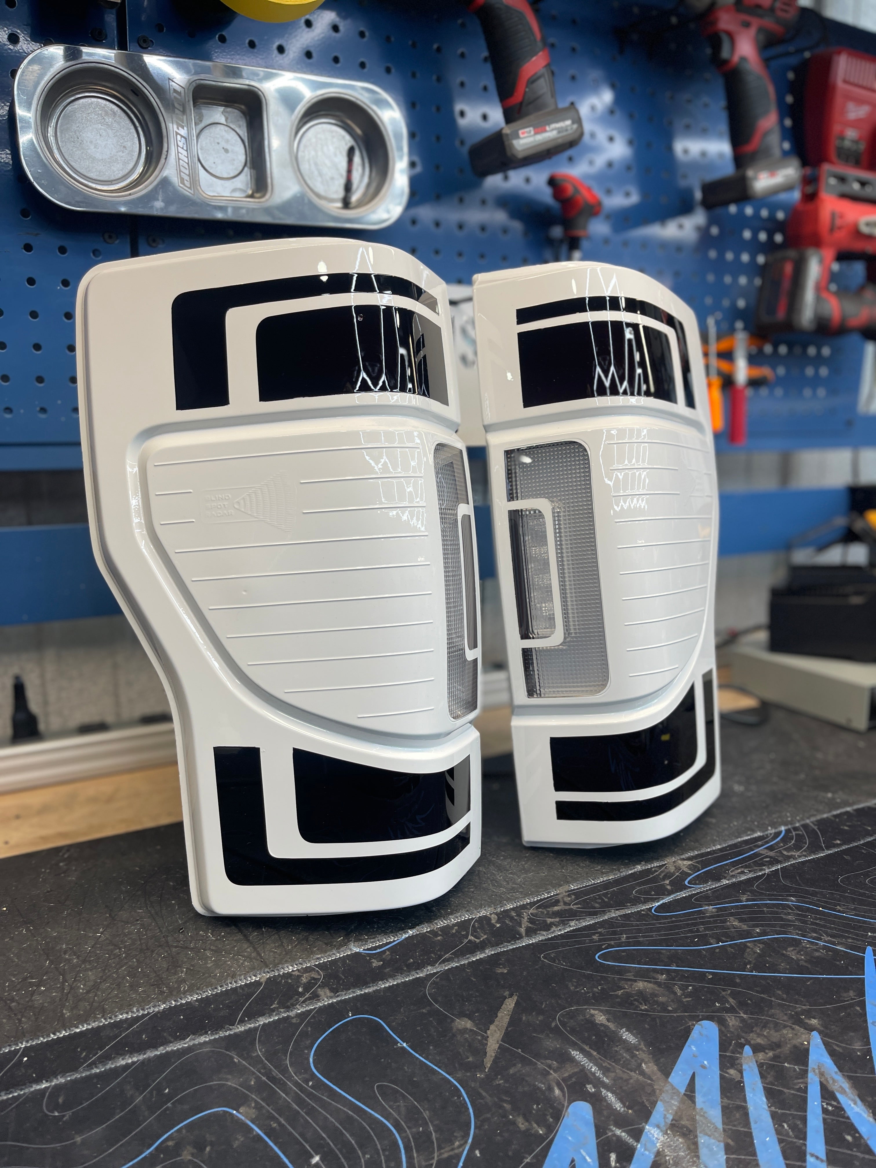 2017 - 19 FORD SUPER DUTY FACELIFT TAIL LIGHTS