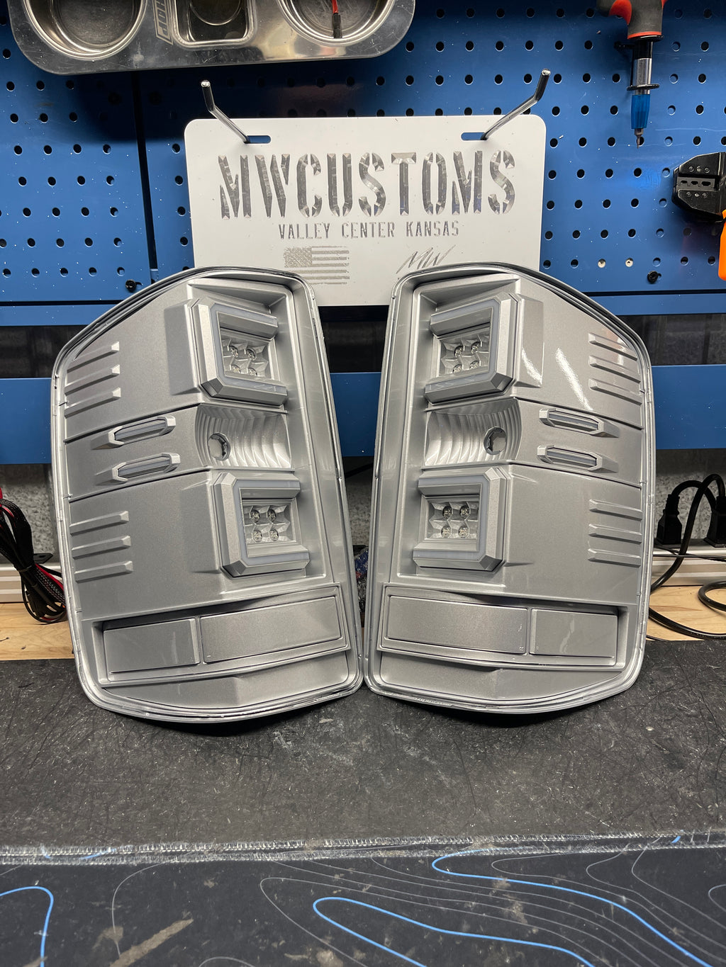 2014-18 CHEVROLET SILVERADO C BAR TAIL LIGHTS