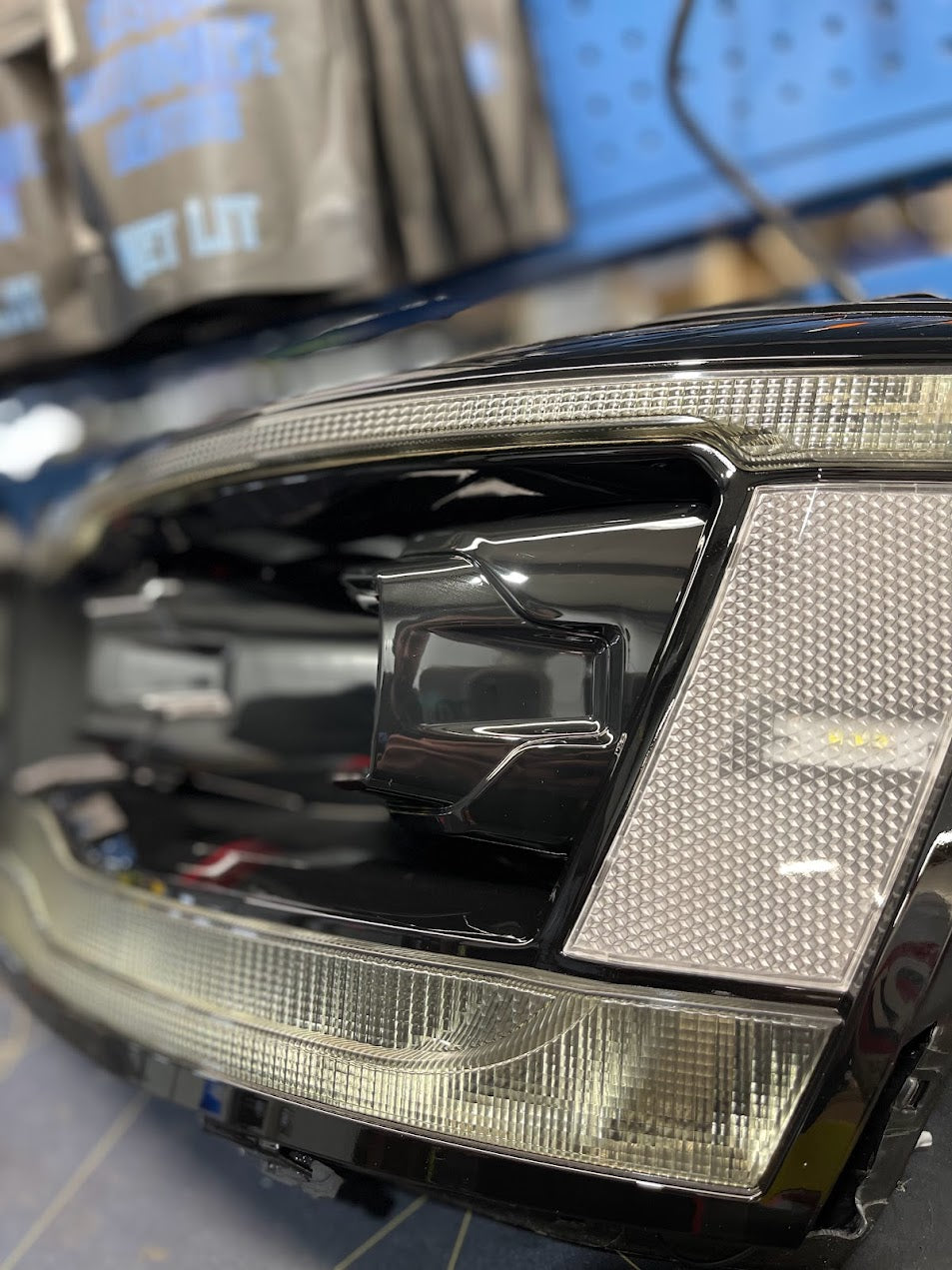 2006-08 DODGE RAM ALPHAREX HEADLIGHTS