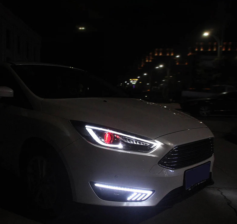 2015 - 19 FORD FOCUS PROJECTOR HEADLIGHTS