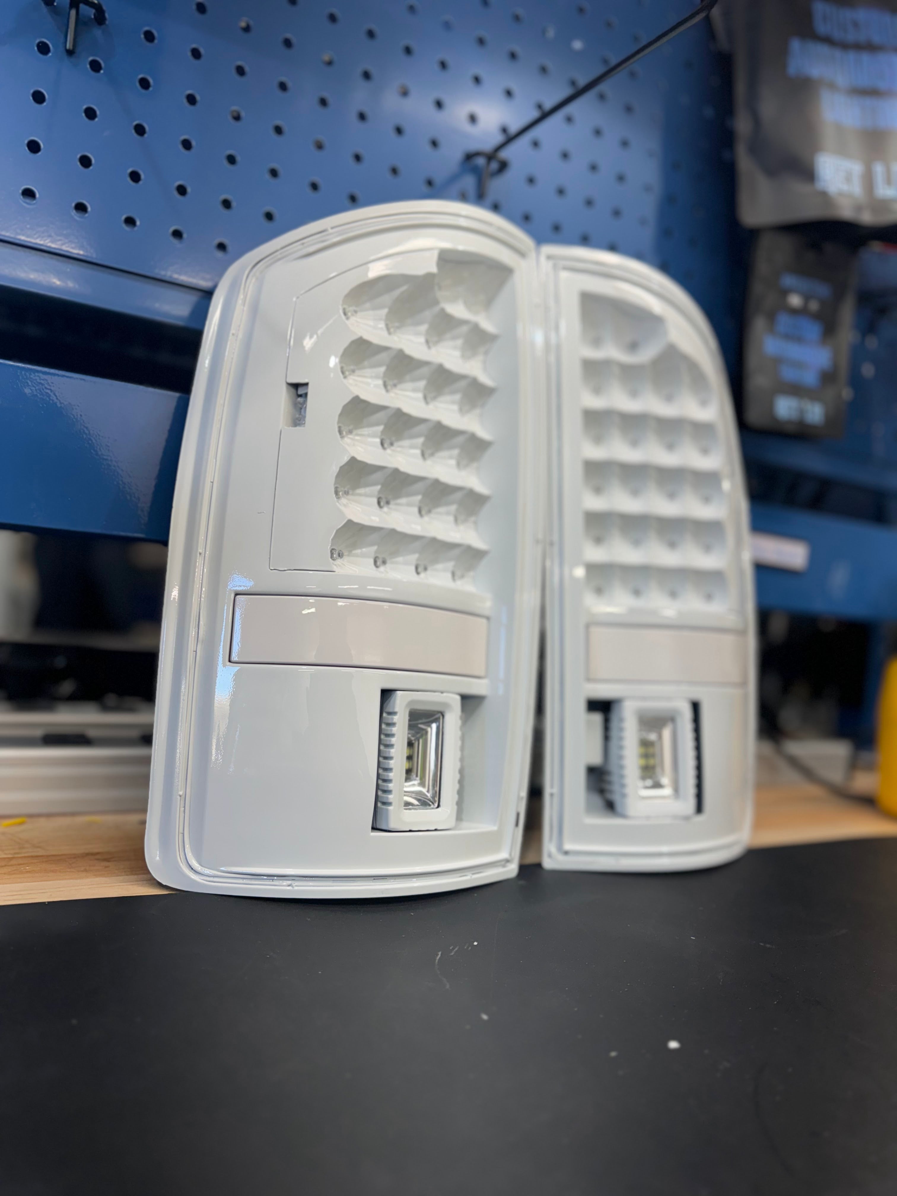 2002-08 DODGE RAM TAIL LIGHTS