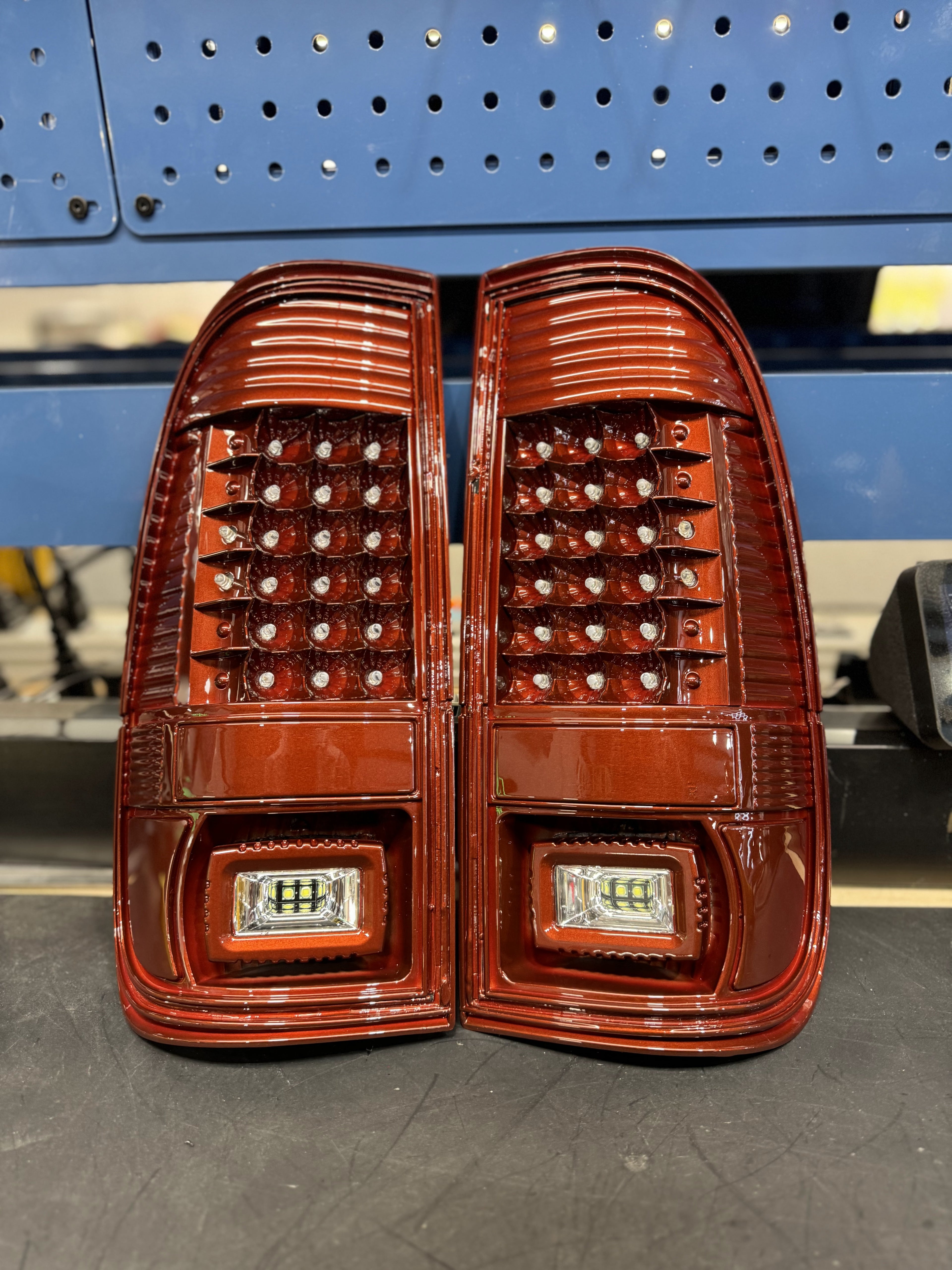 1999-16 FORD SUPER DUTY TAIL LIGHTS
