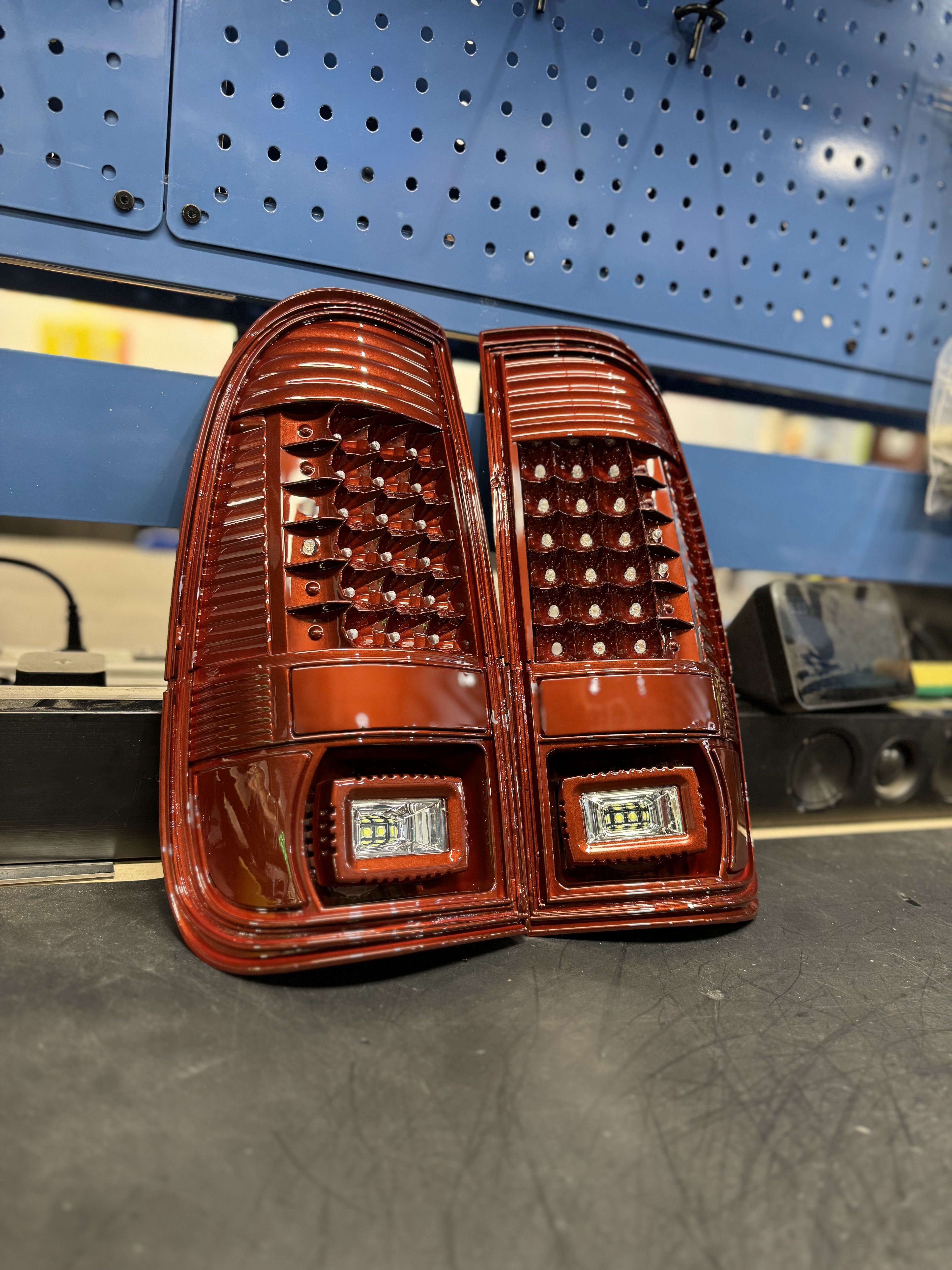 1999-16 FORD SUPER DUTY TAIL LIGHTS