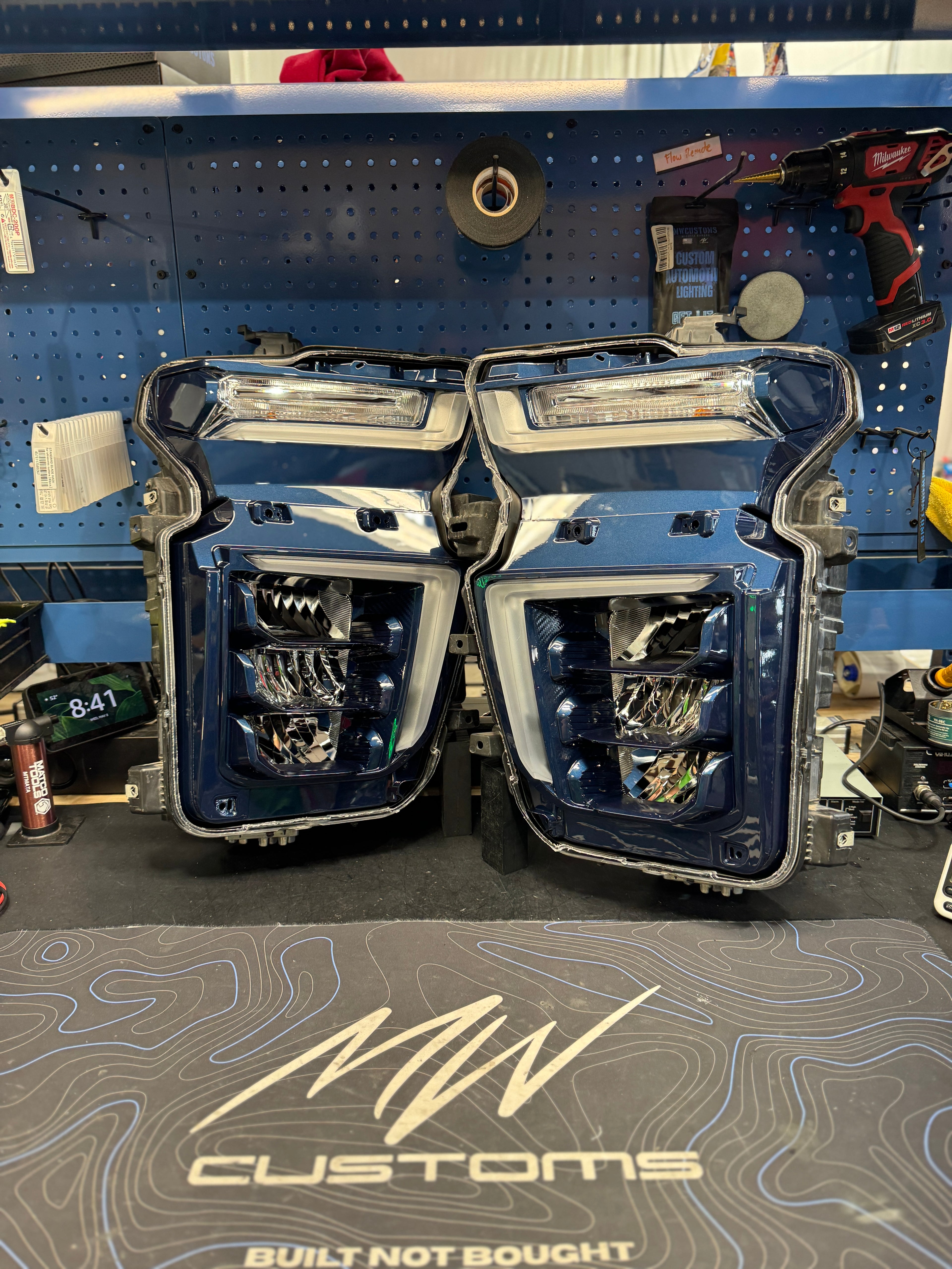 CHEVY SILVERADO 2500 HEADLIGHTS