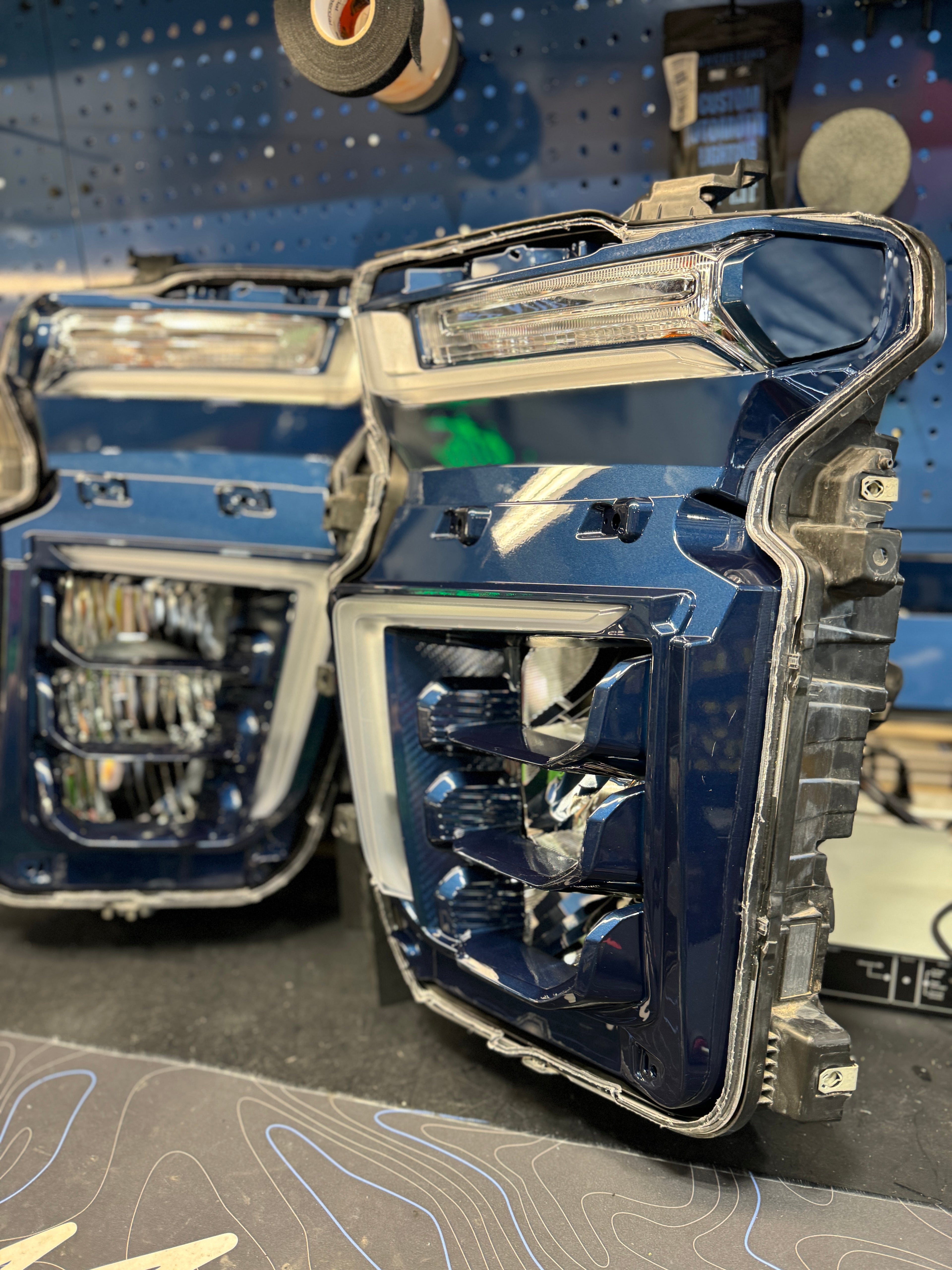 CHEVY SILVERADO 2500 HEADLIGHTS