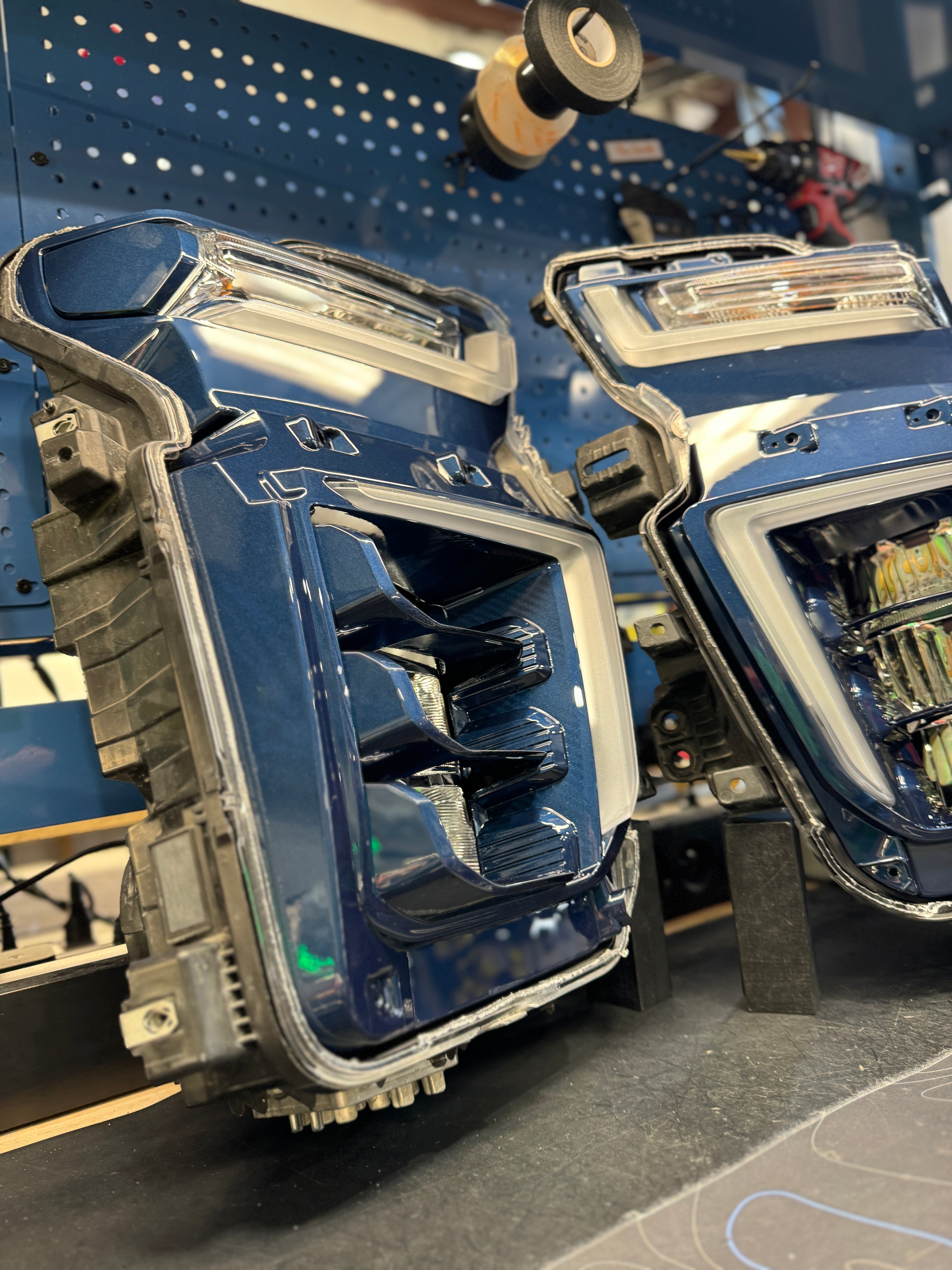 CHEVY SILVERADO 2500 HEADLIGHTS