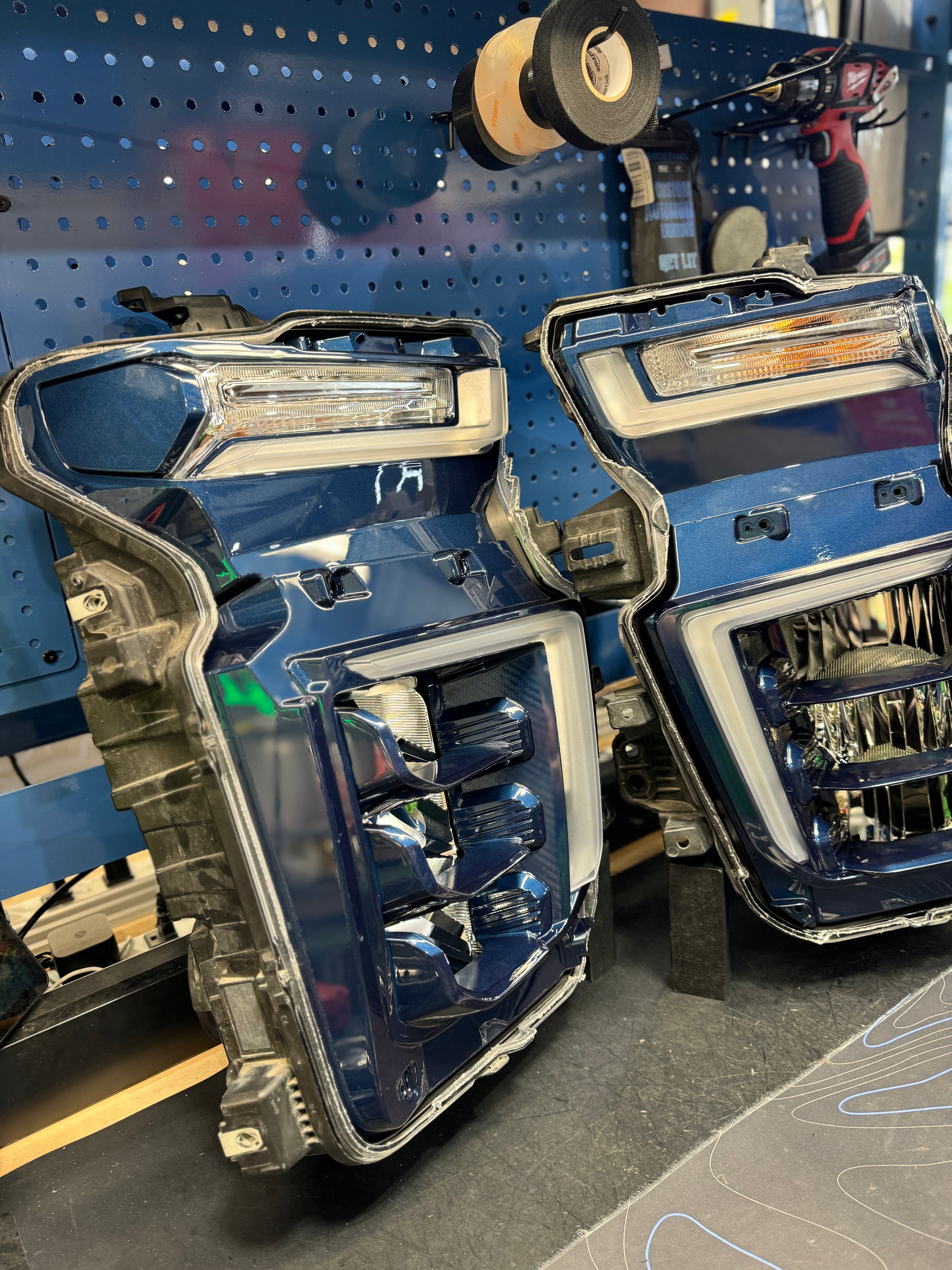 CHEVY SILVERADO 2500 HEADLIGHTS