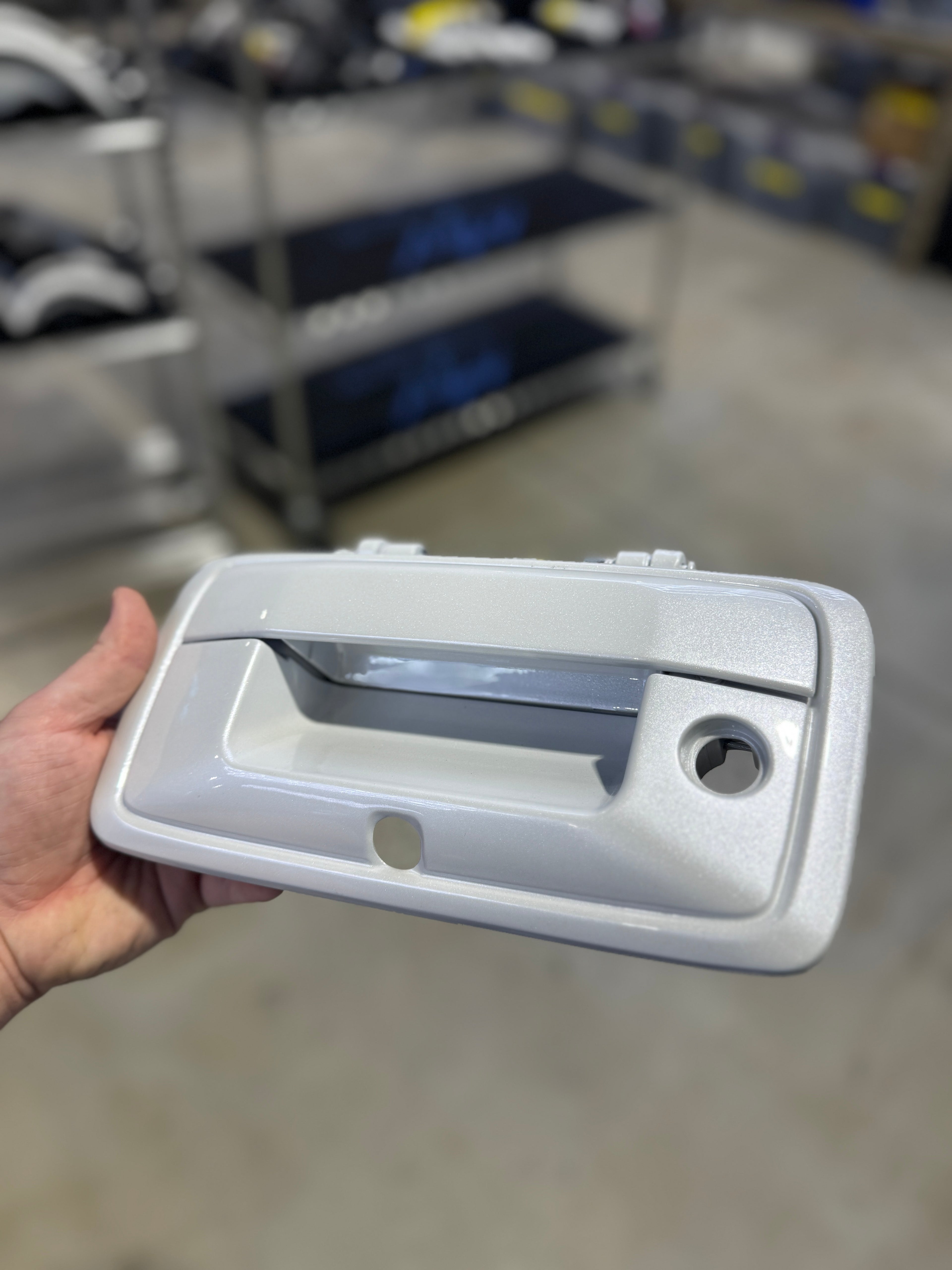 2014 - 18 GM TAIL GATE HANDLE