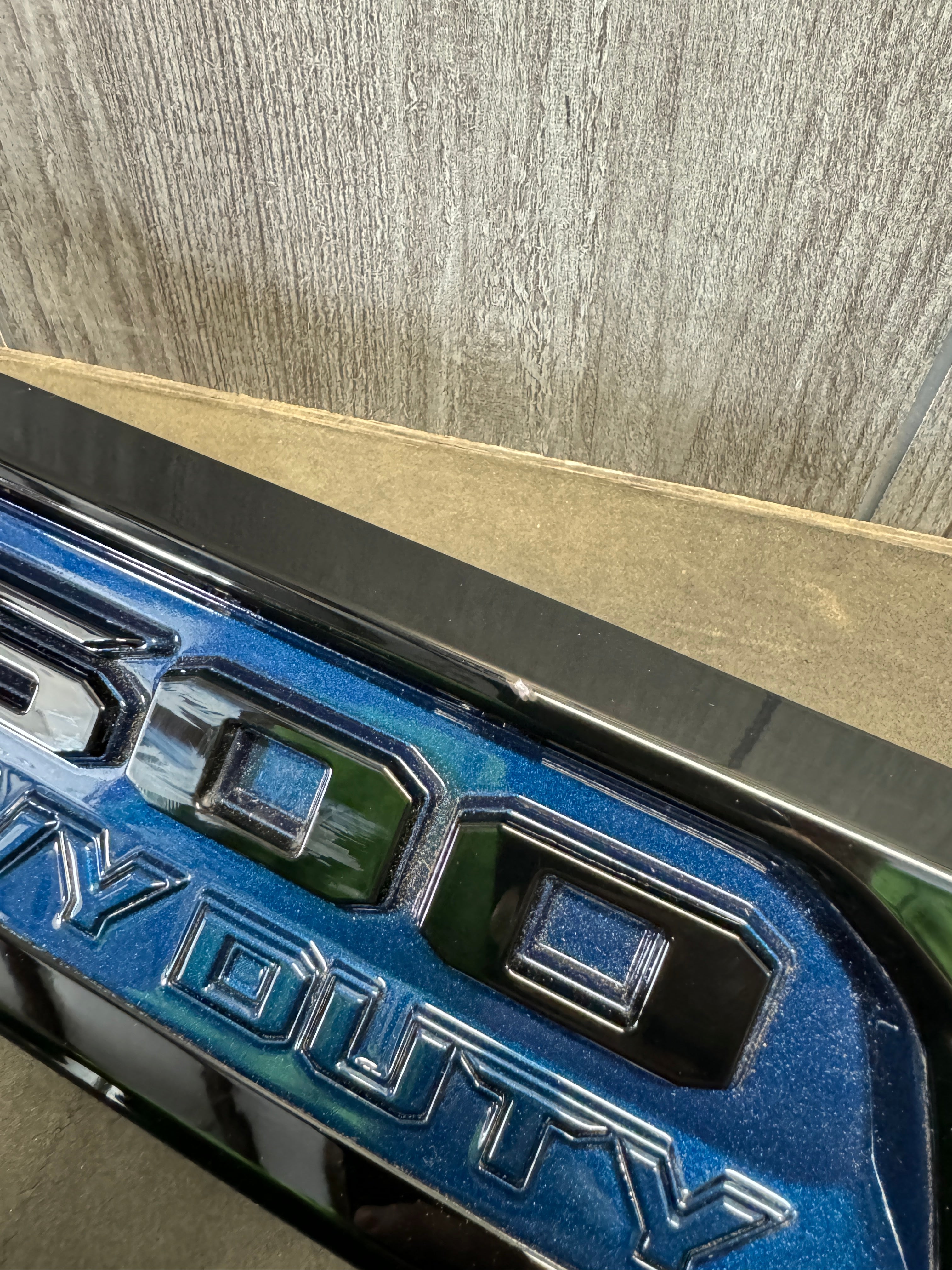 2019+ DODGE RAM HD HOOD EMBLEM *PAINT CODE: PPX AND GLOSS BLACK*