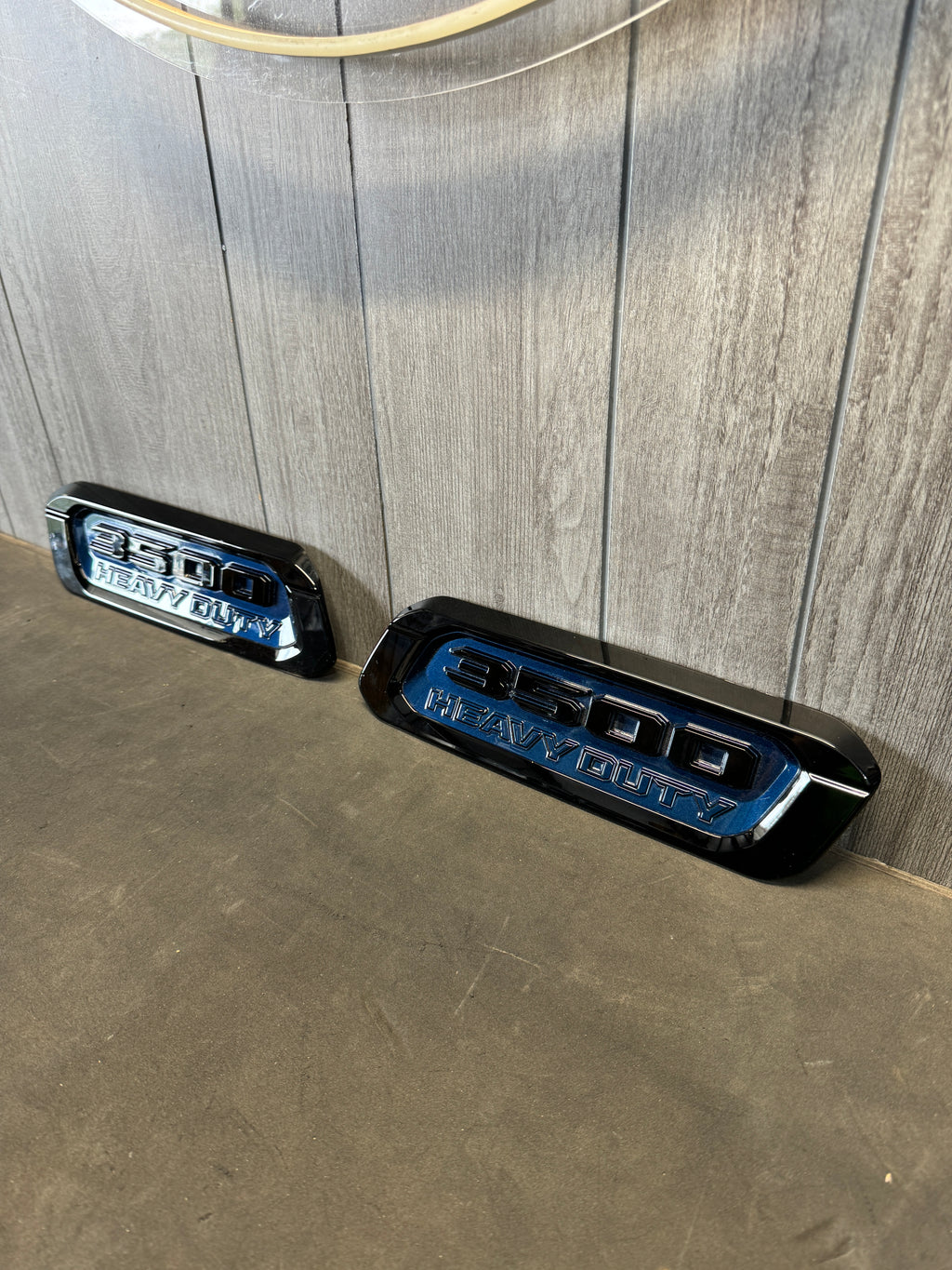 2019+ DODGE RAM HD HOOD EMBLEM *PAINT CODE: PPX AND GLOSS BLACK*
