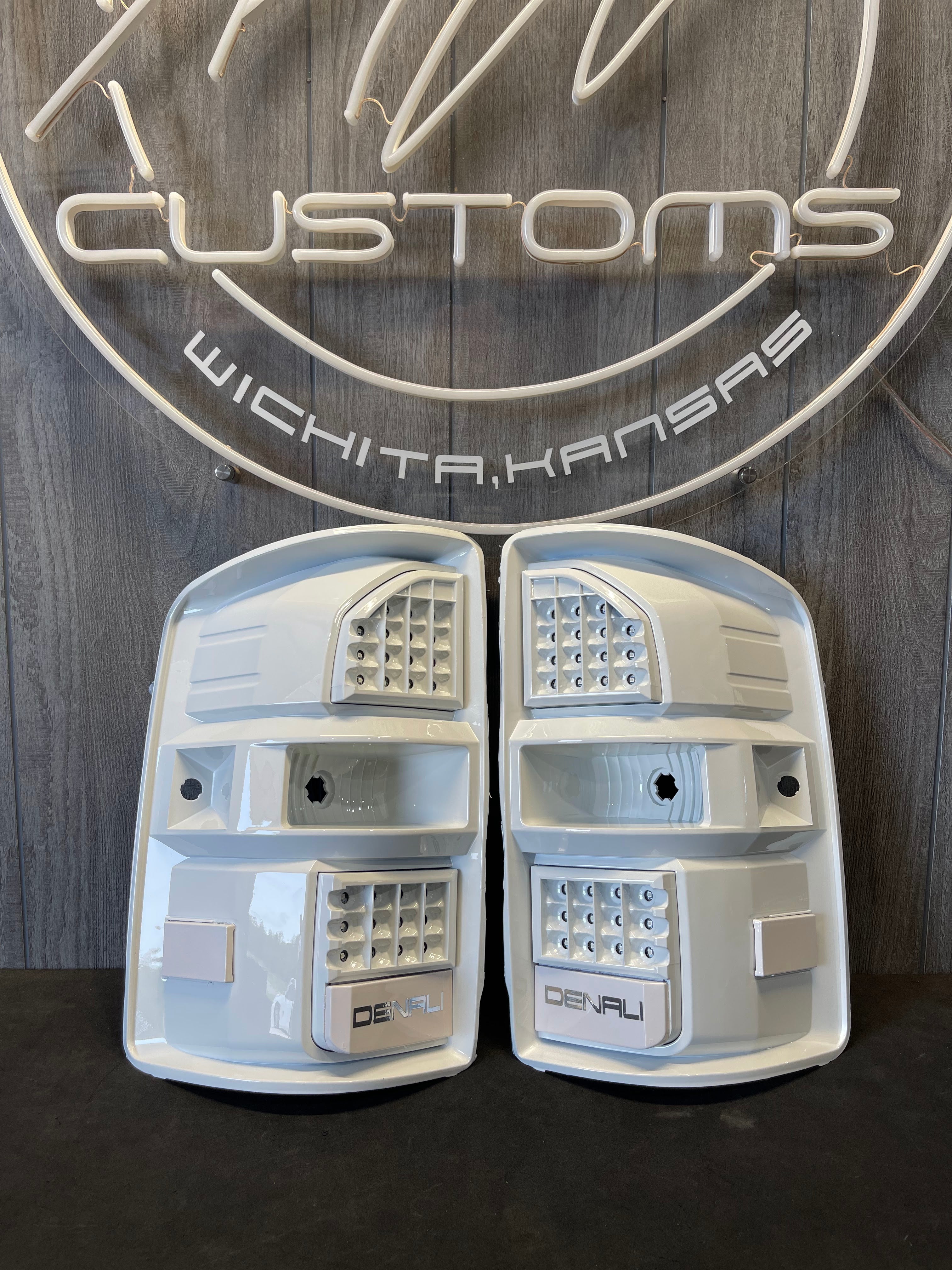 2014-19 GMC SIERRA TAIL LIGHTS