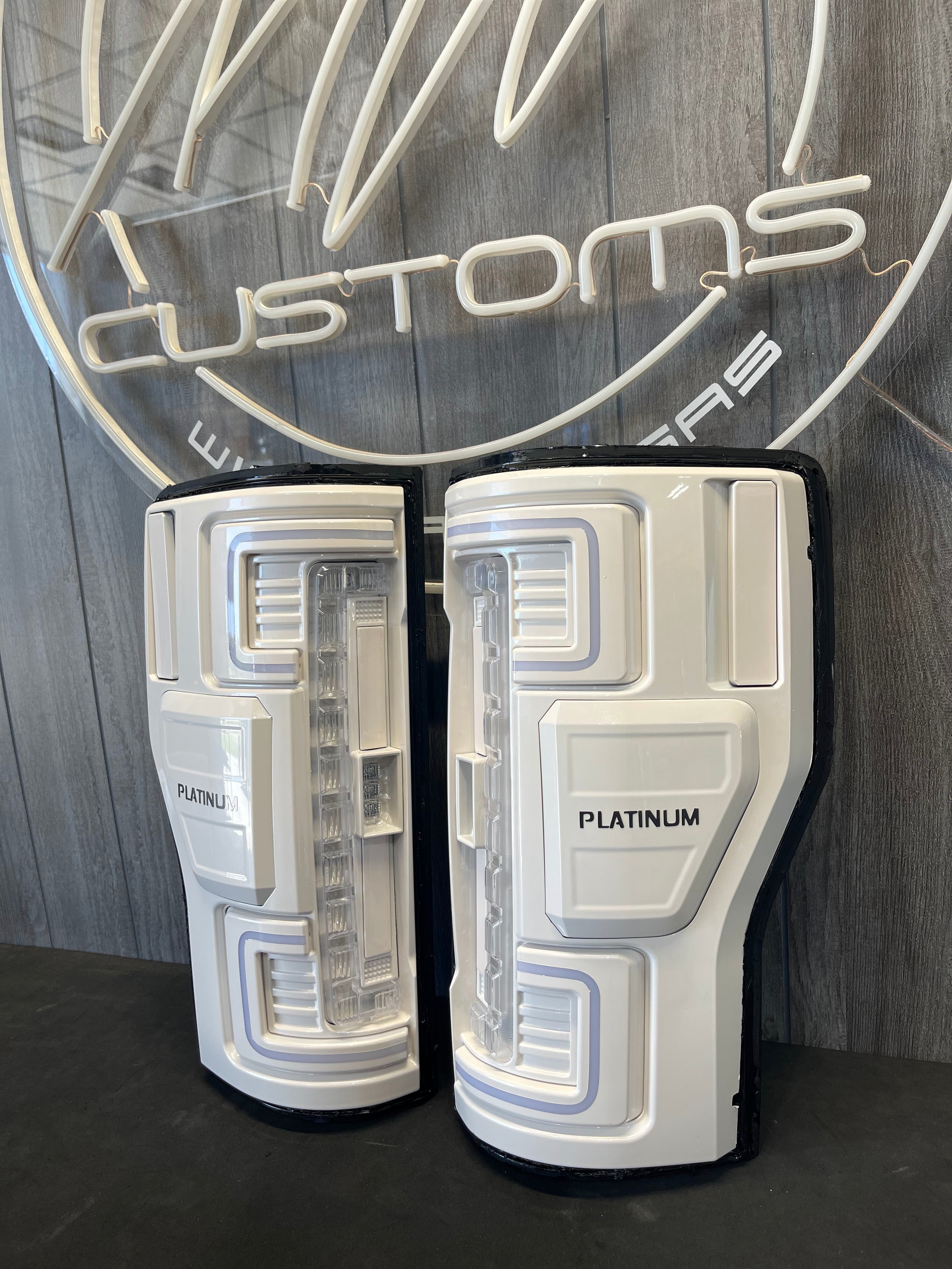 TAIL LIGHTS 2017-19 FORD SUPER DUTY TAIL LIGHTS