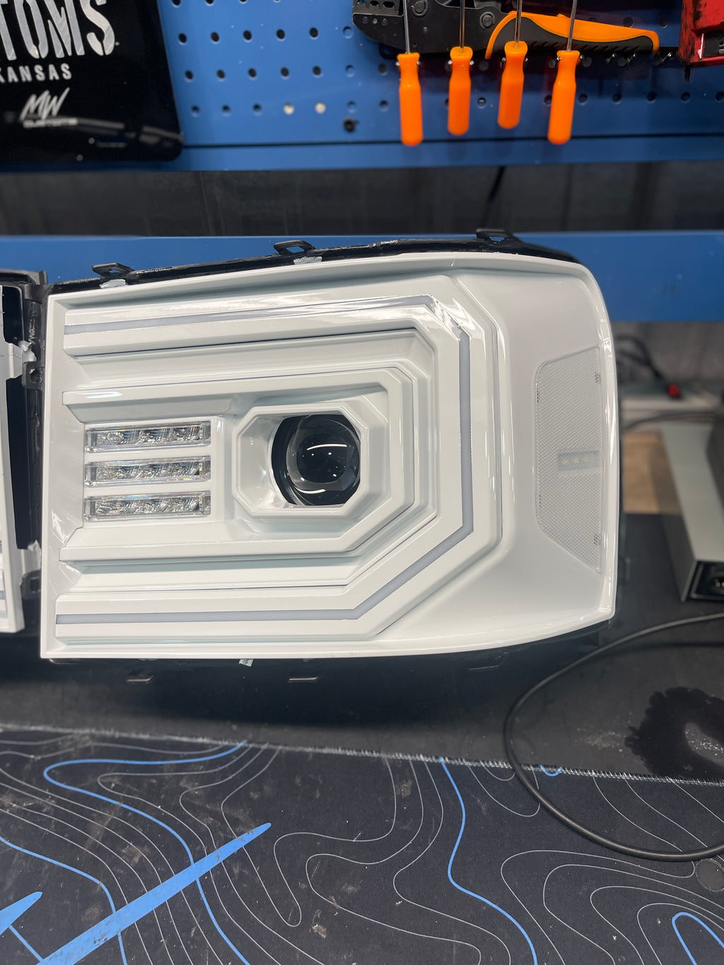 2007-13 GMC SIERRA ALPHAREX HEADLIGHTS