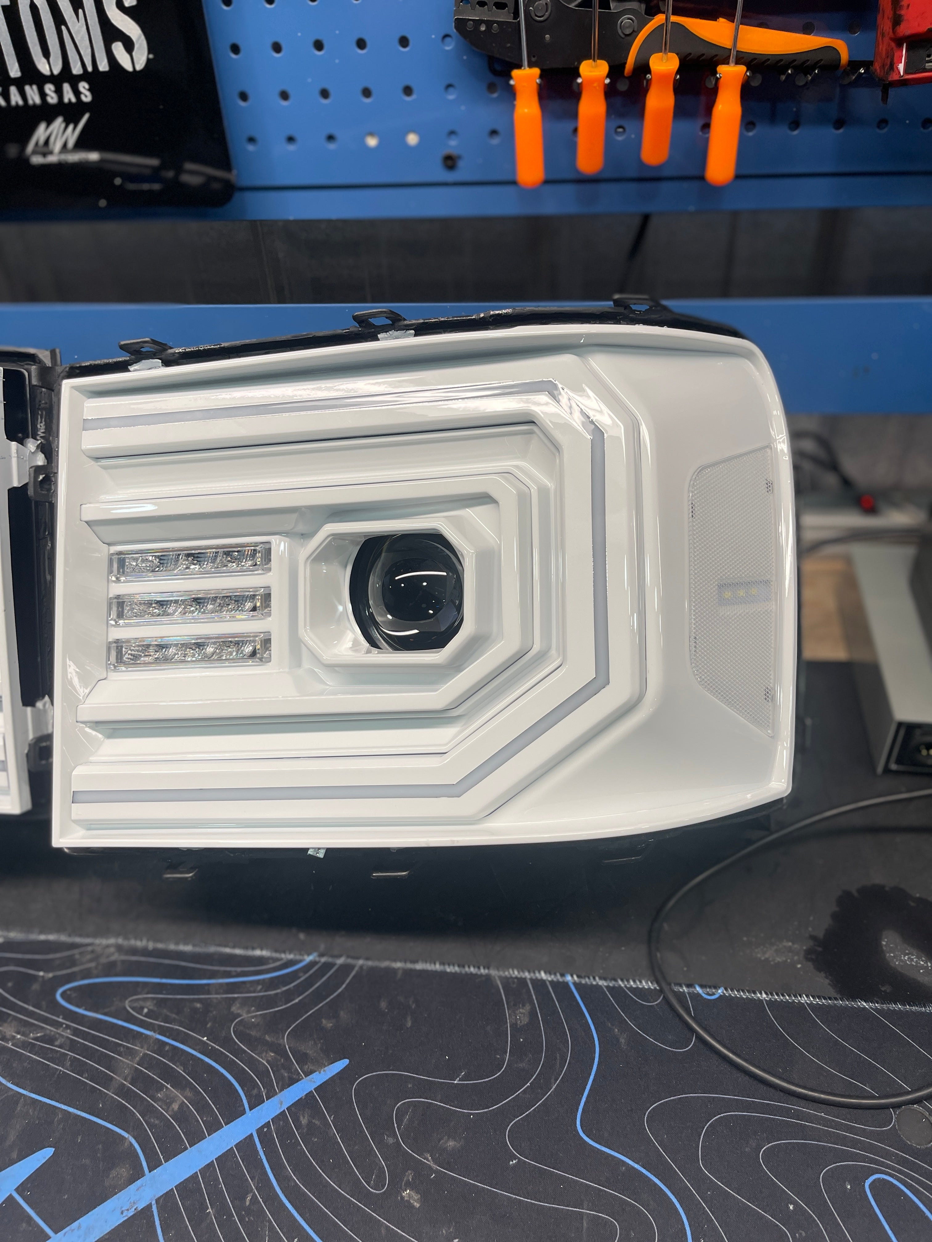 2007-13 GMC SIERRA ALPHAREX HEADLIGHTS