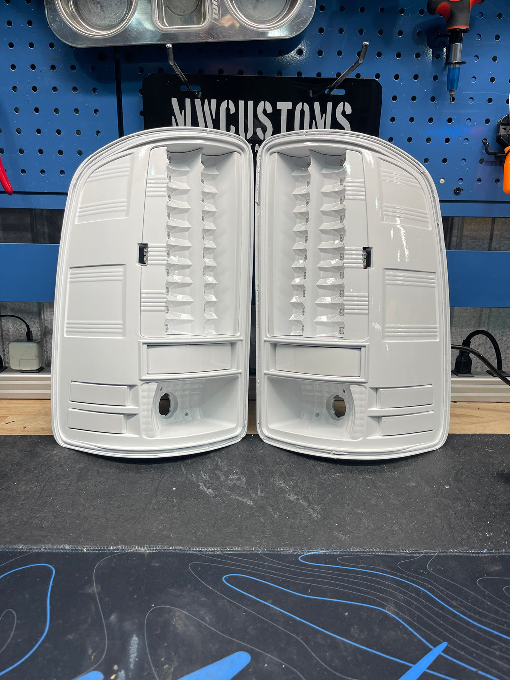 2007.5 - 13 GMC SIERRA LED TAIL LIGHTS