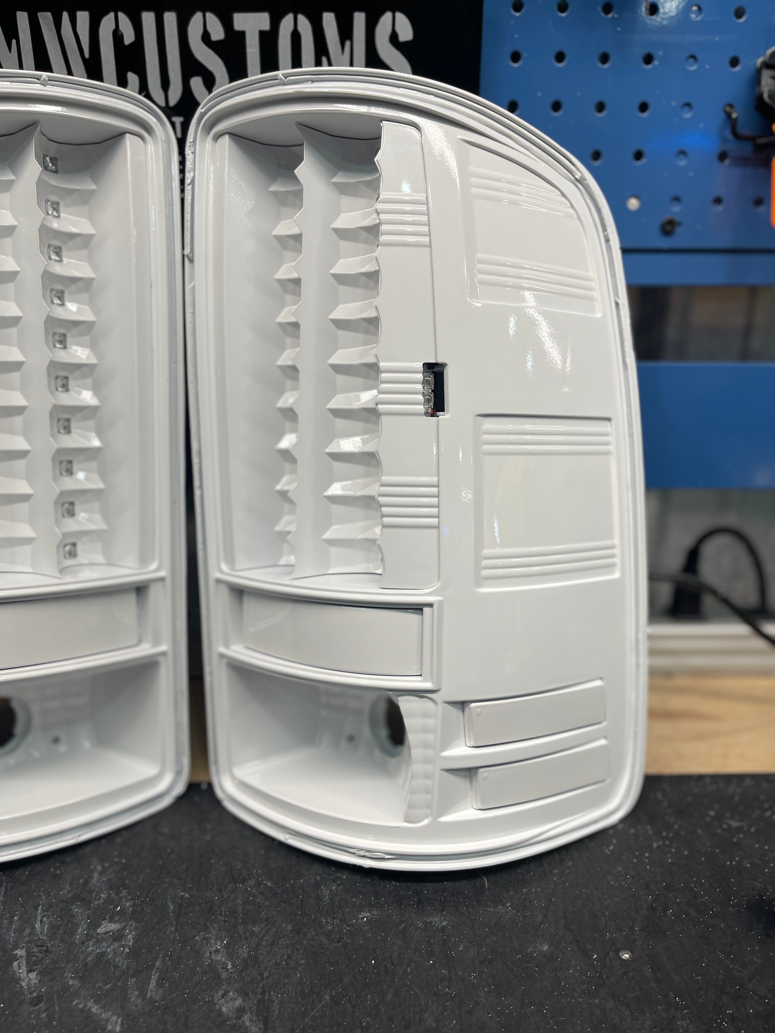 2007.5 - 13 GMC SIERRA LED TAIL LIGHTS