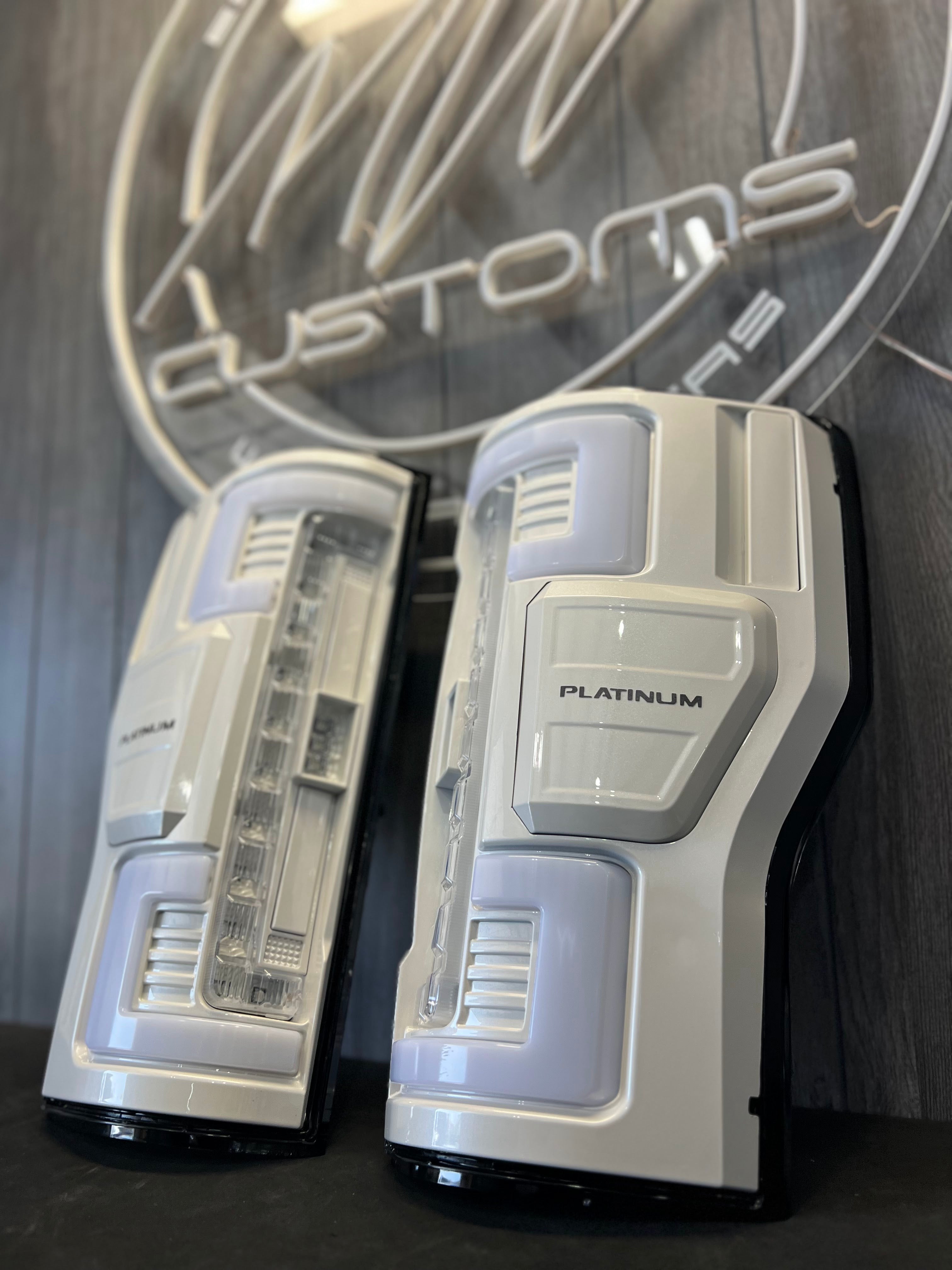 TAIL LIGHTS 2017-19 FORD SUPER DUTY TAIL LIGHTS