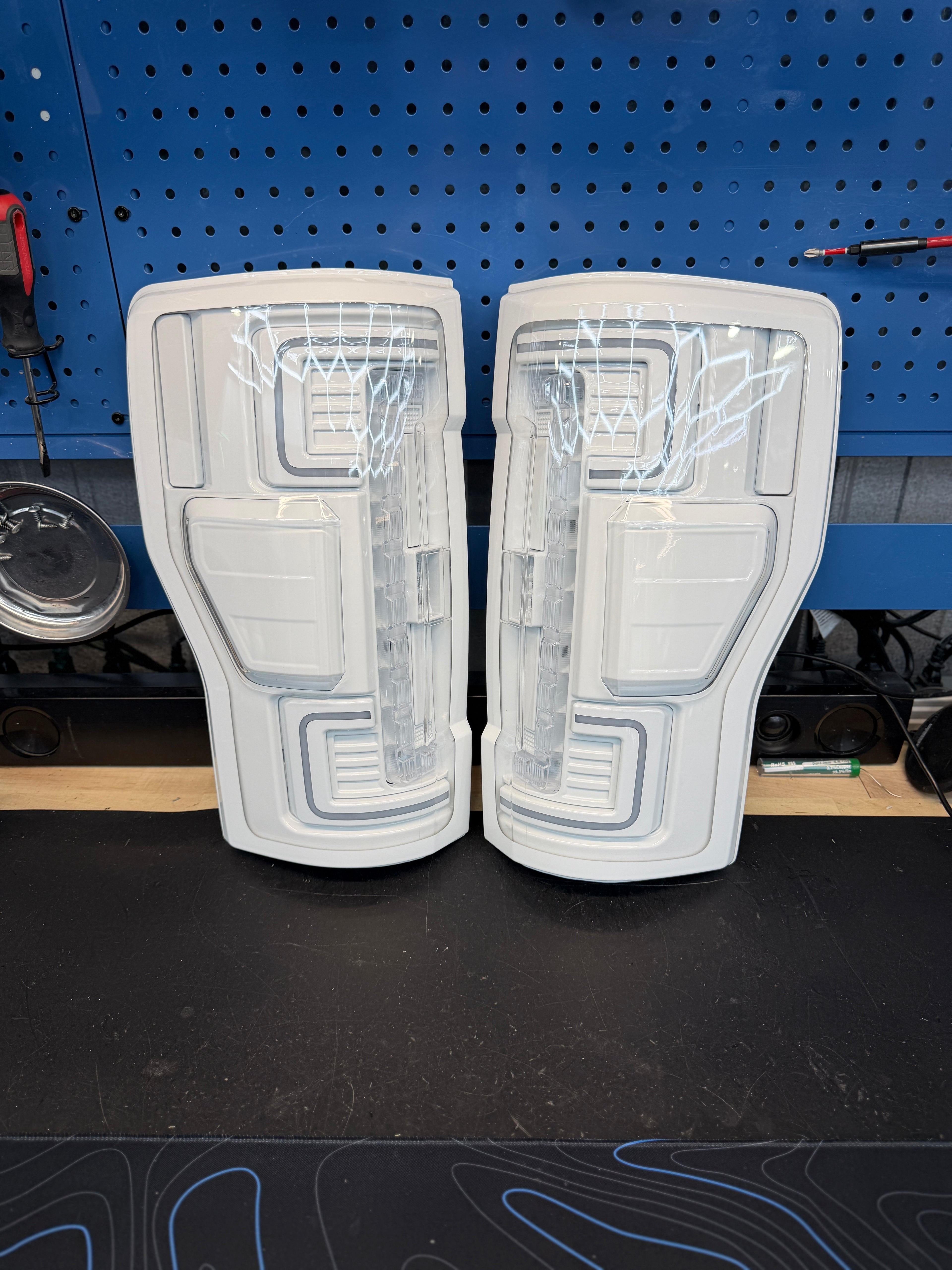 2017 - 19 FORD SUPER DUTY LED TAIL LIGHTS (Factory LED Only)