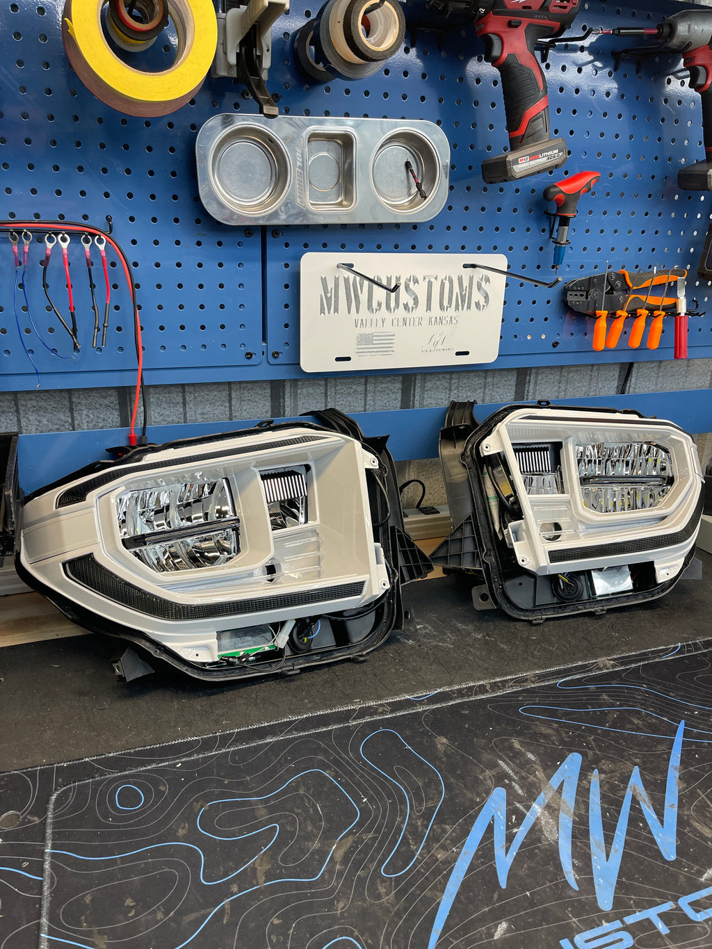 2014 - 21 TOYOTA TUNDRA ALPHAREX LUXX SERIES HEADLIGHT