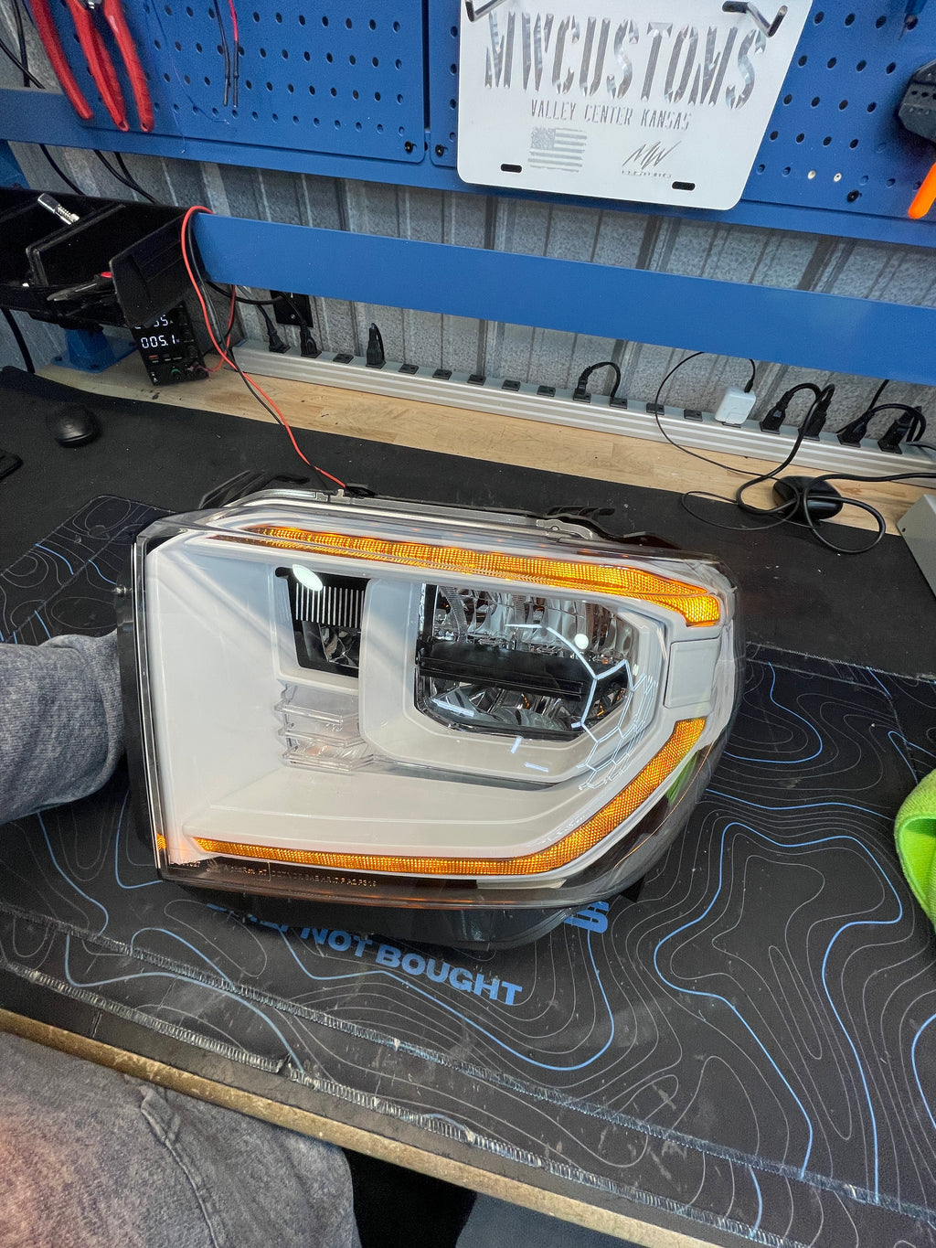 2014 - 21 TOYOTA TUNDRA ALPHAREX LUXX SERIES HEADLIGHT