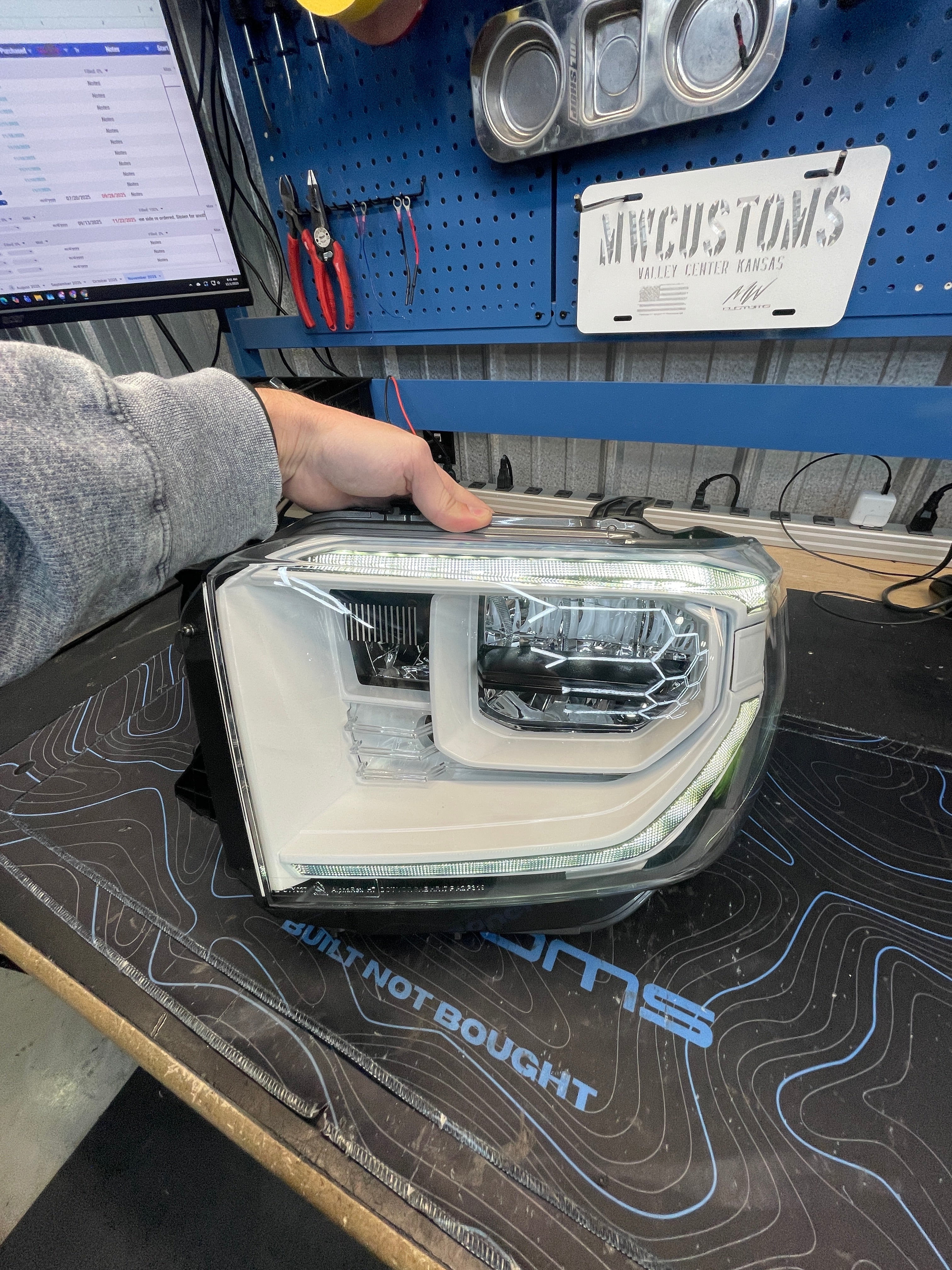 2014 - 21 TOYOTA TUNDRA ALPHAREX LUXX SERIES HEADLIGHT