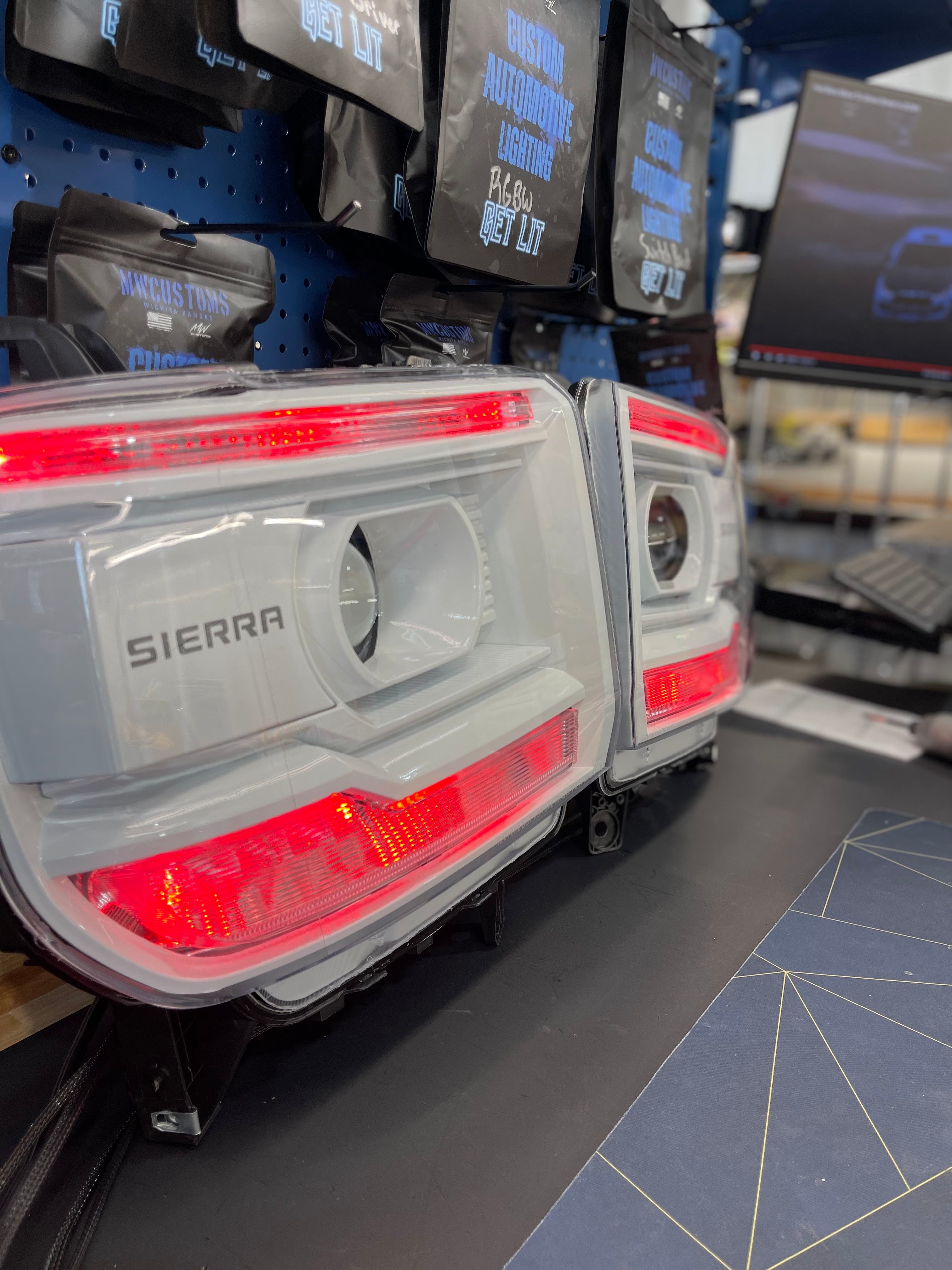 2014-18 GMC SIERRA HEADLIGHTS